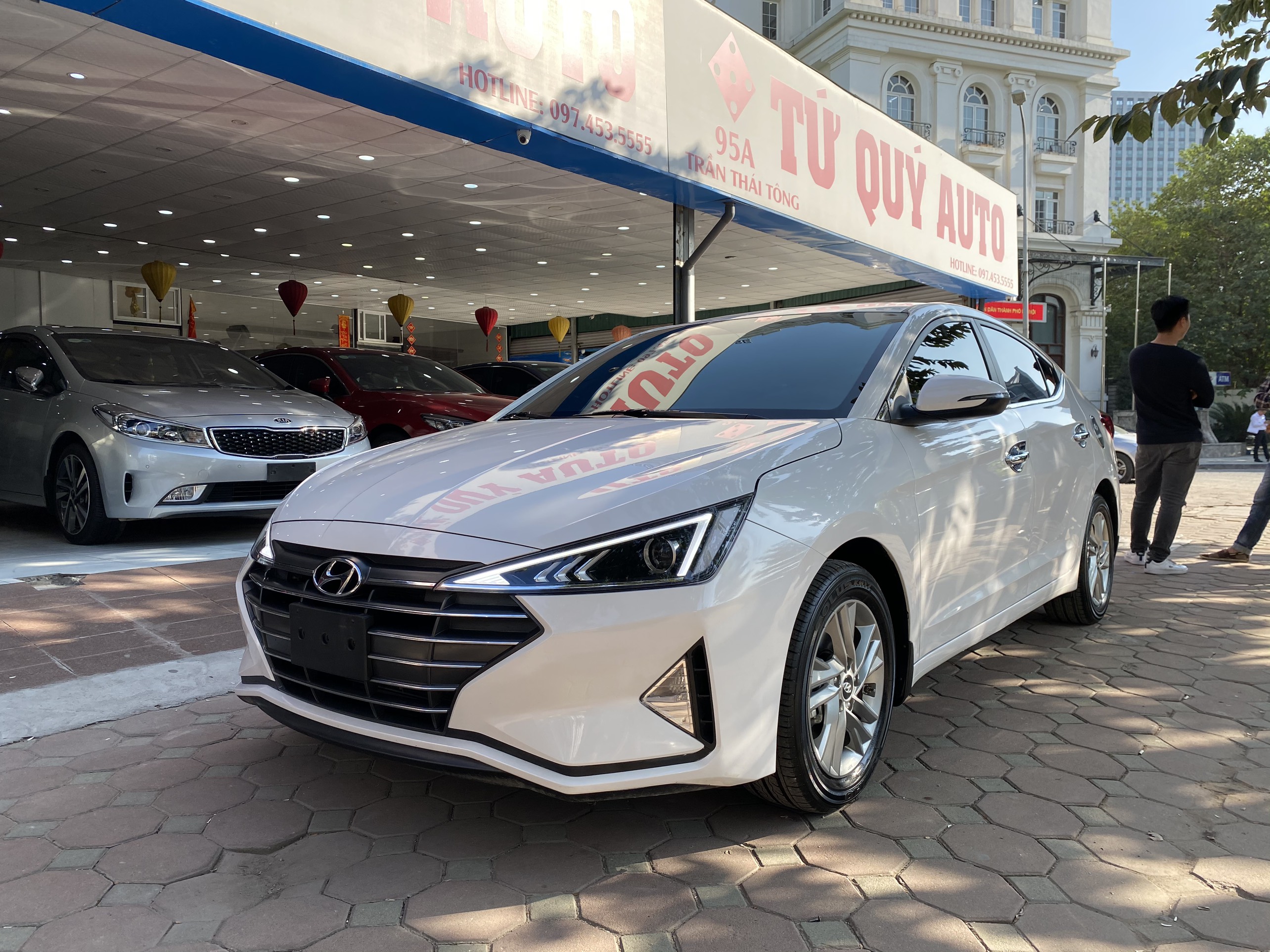 Hyundai Elantra 1.6AT 2019 - 3