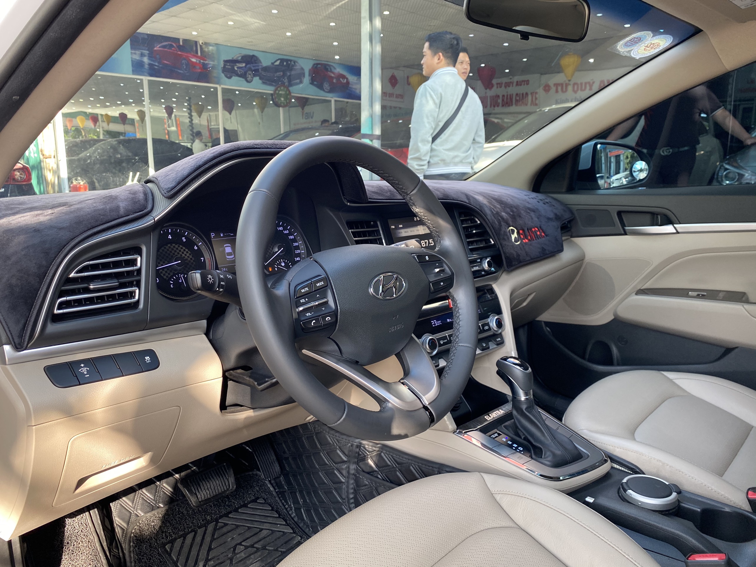 Hyundai Elantra 1.6AT 2019 - 7