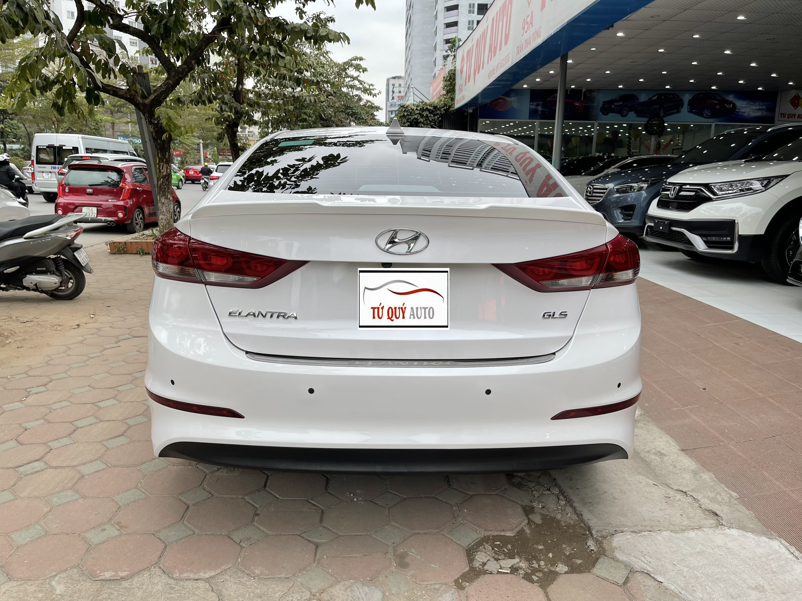 Hyundai Elantra 1.6AT 2018 - 2