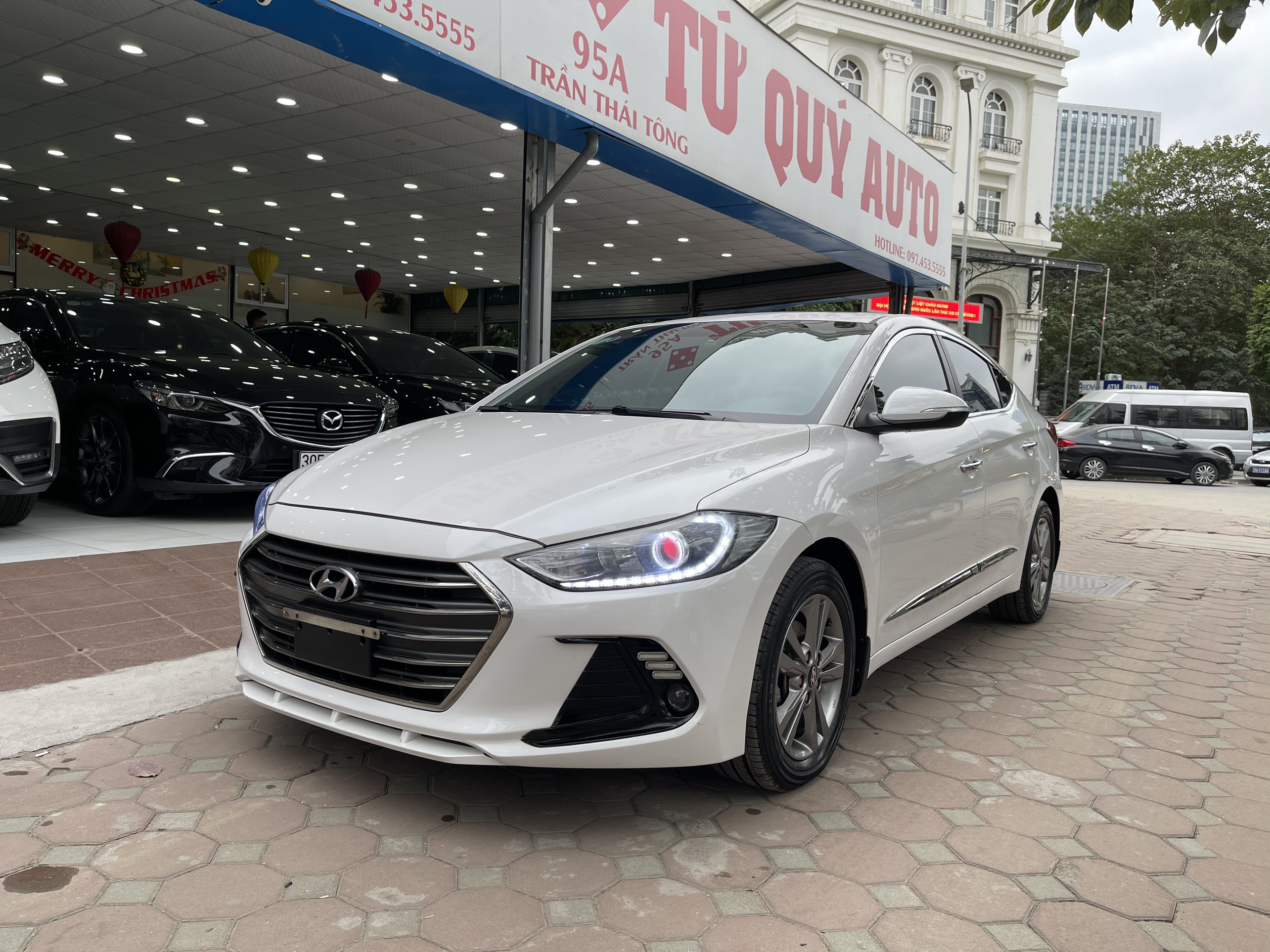 Hyundai Elantra 1.6AT 2018 - 3