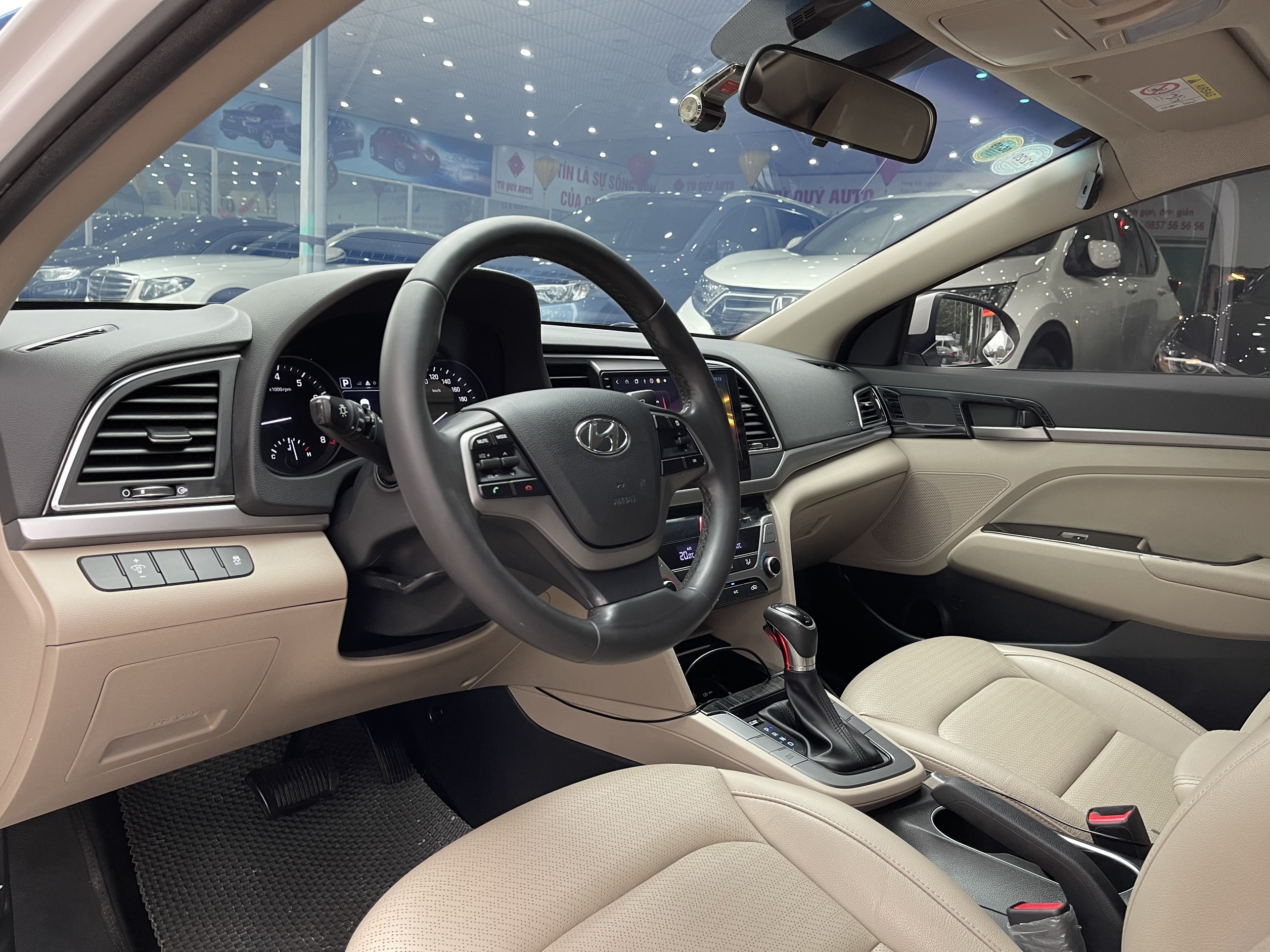 Hyundai Elantra 1.6AT 2018 - 6