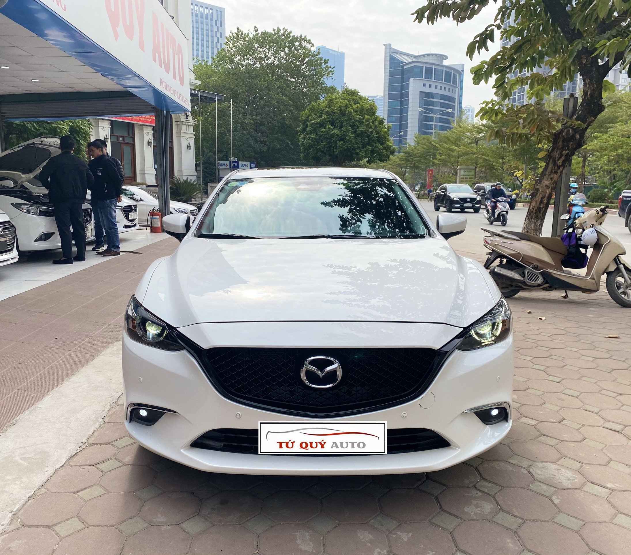 Xe Mazda 6 Premium 2.0AT 2019 - Trắng