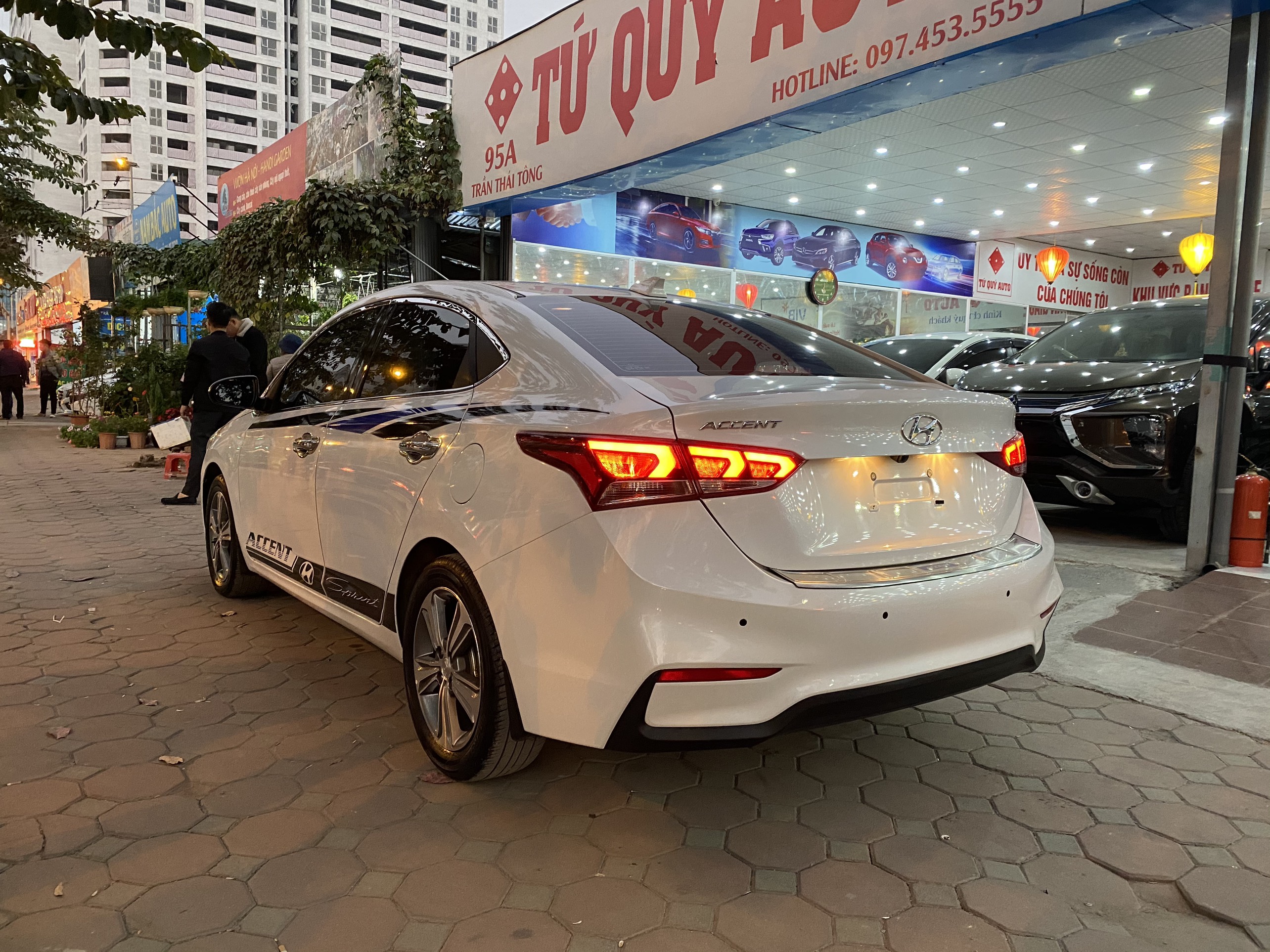 Hyundai Accent 1.4ATH 2019 - 4