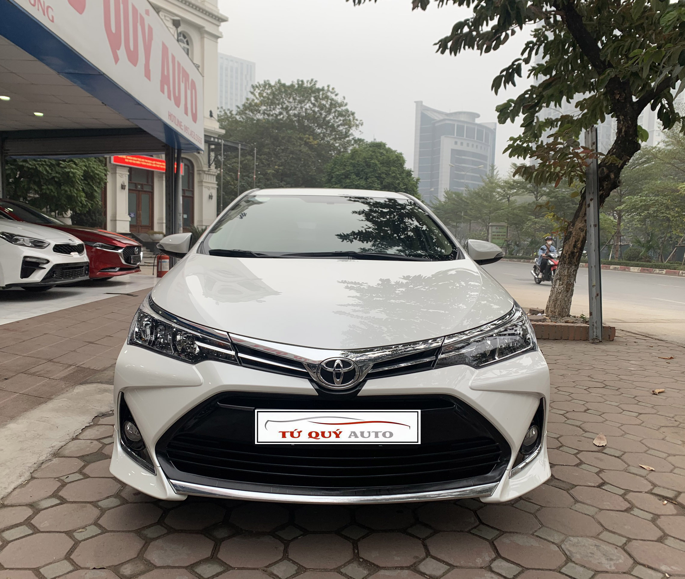 Xe Toyota Corolla altis 1.8E 2020 - Trắng