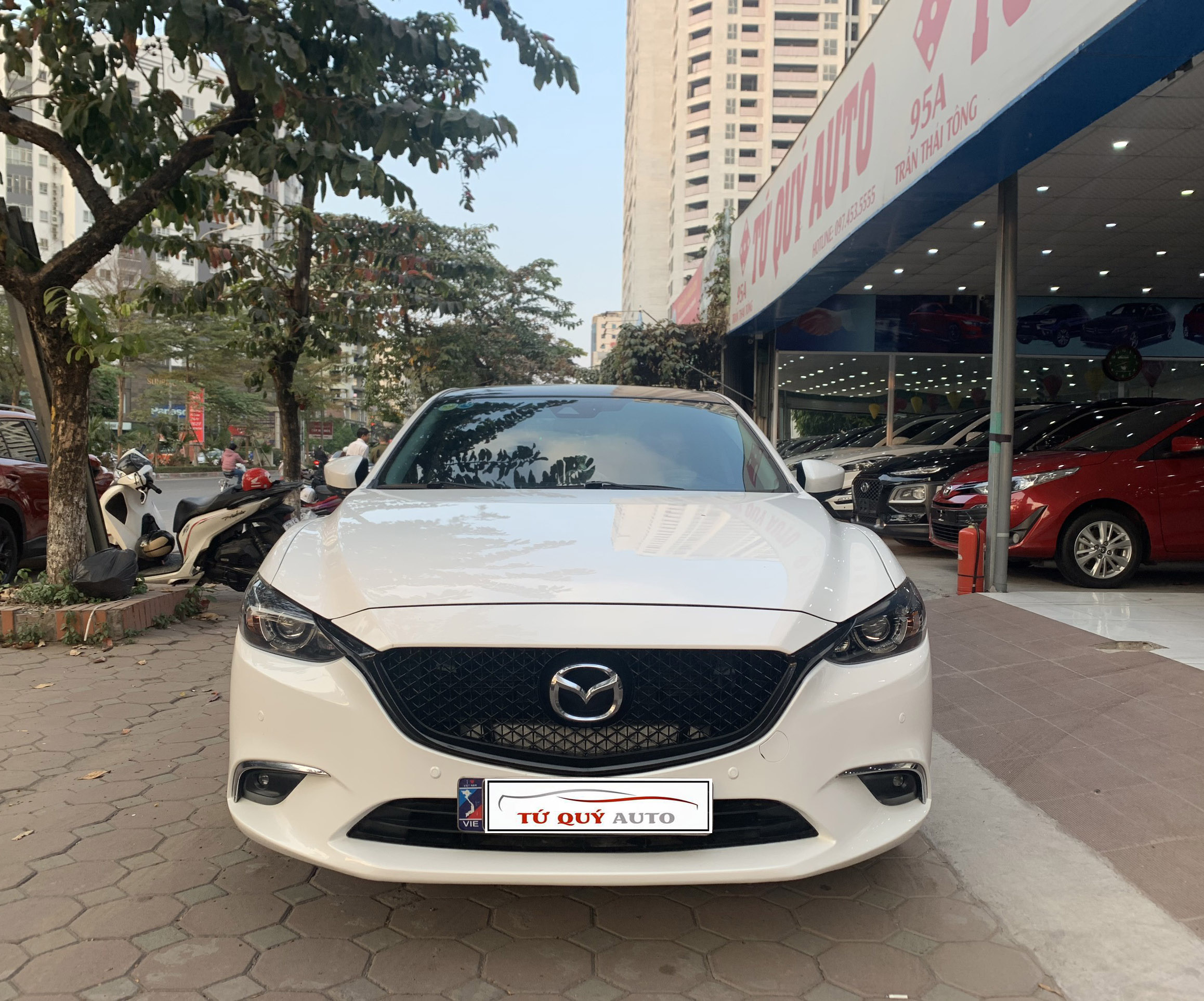 Xe Mazda 6 Premium 2.0AT 2018 - Trắng