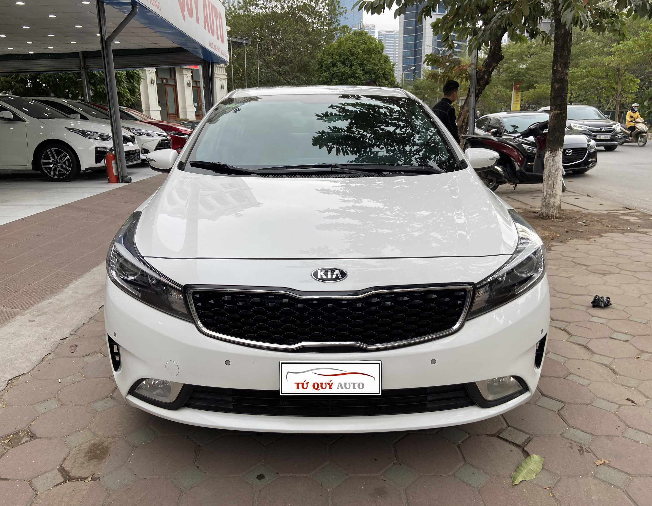 Xe Kia Cerato 2.0AT 2017 - Trắng