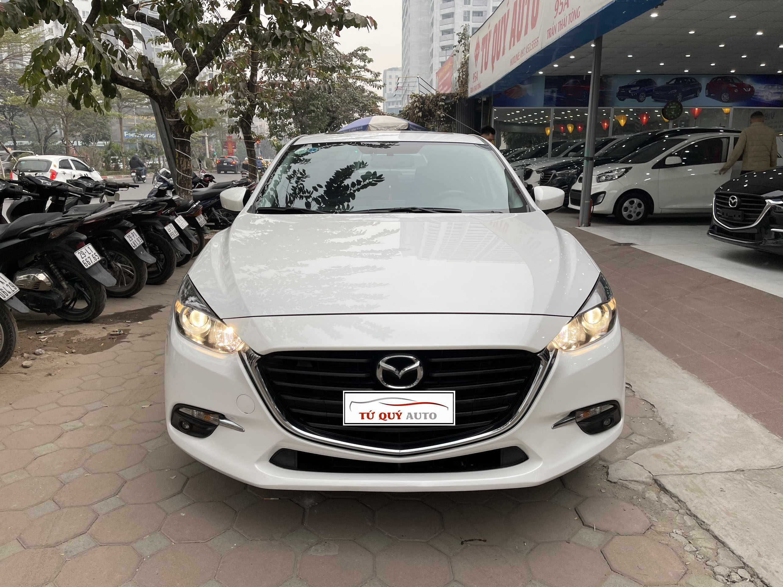 Xe Mazda 3 1.5AT 2019 - Trắng