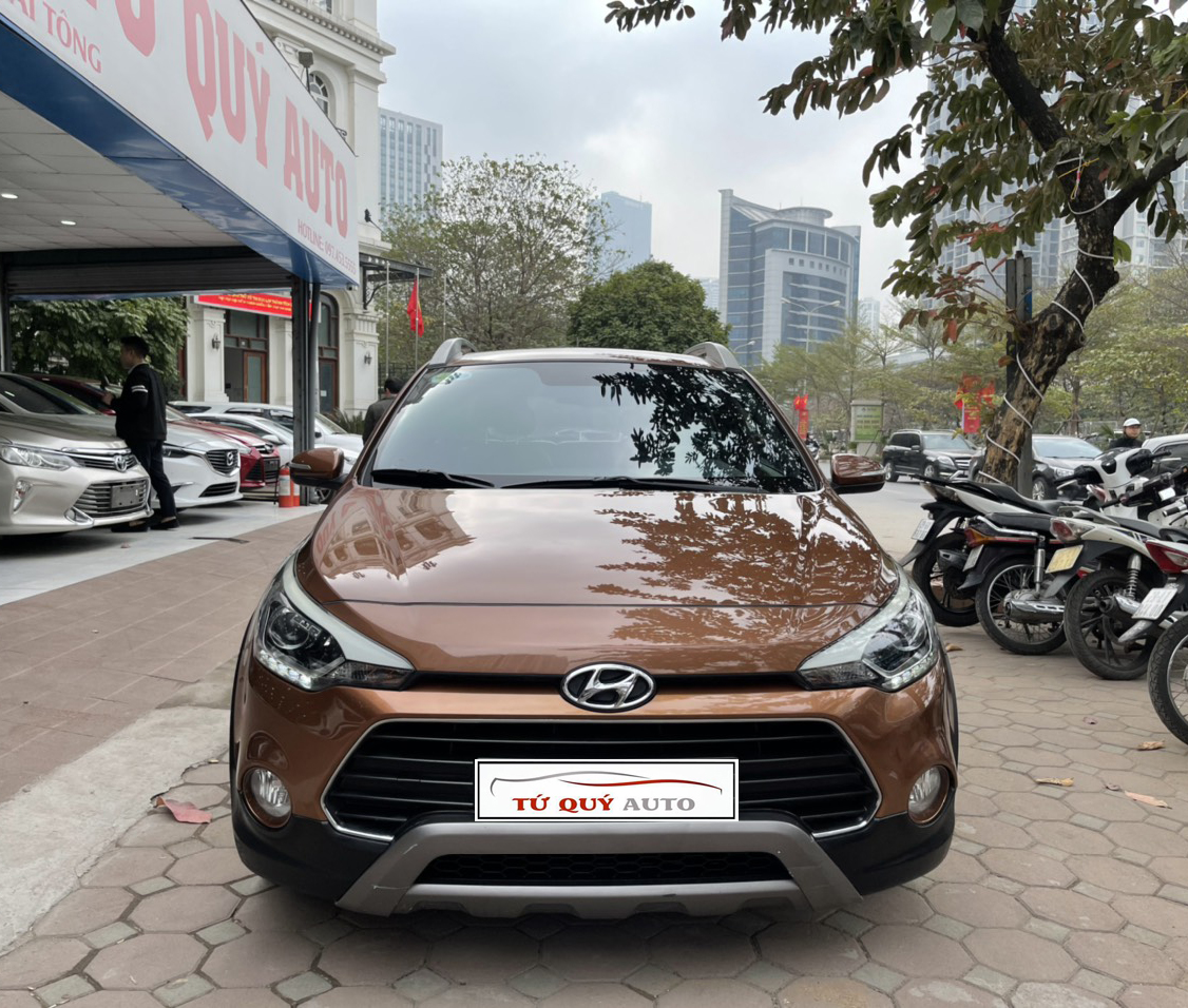 Xe Hyundai i20 Active 1.4AT 2015 - Nâu