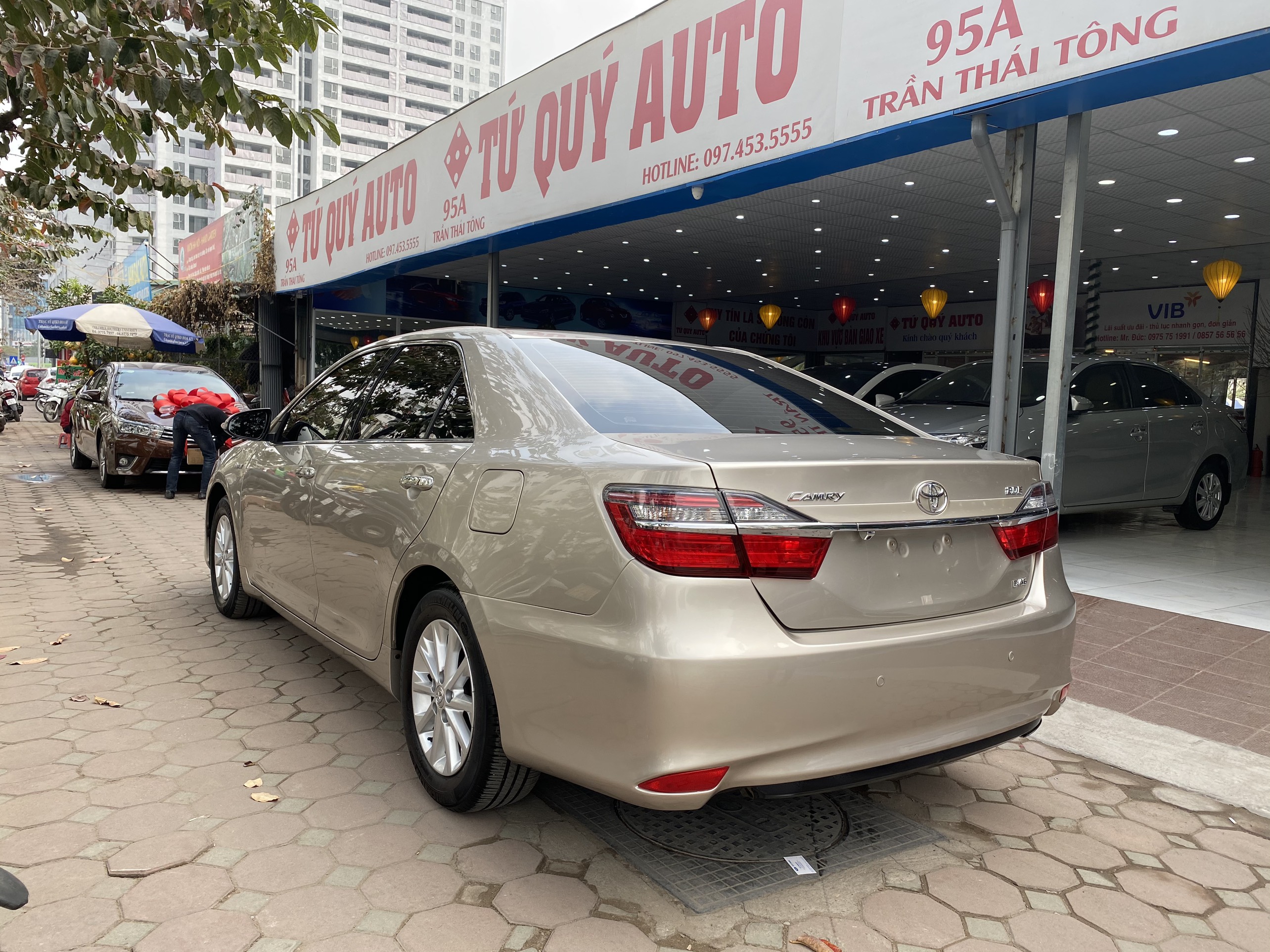 Toyota Camry 2.0E 2015 - 4