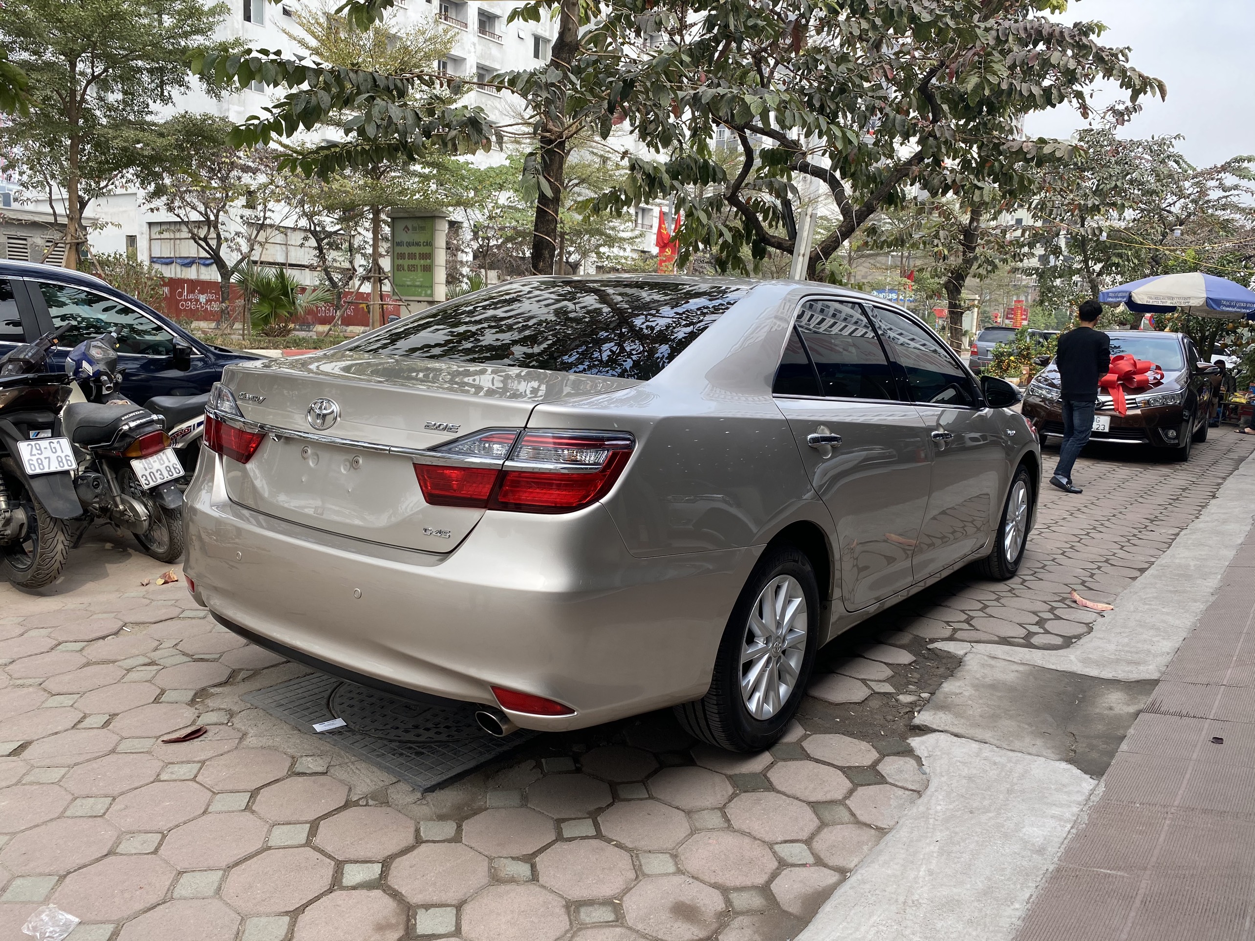 Toyota Camry 2.0E 2015 - 6