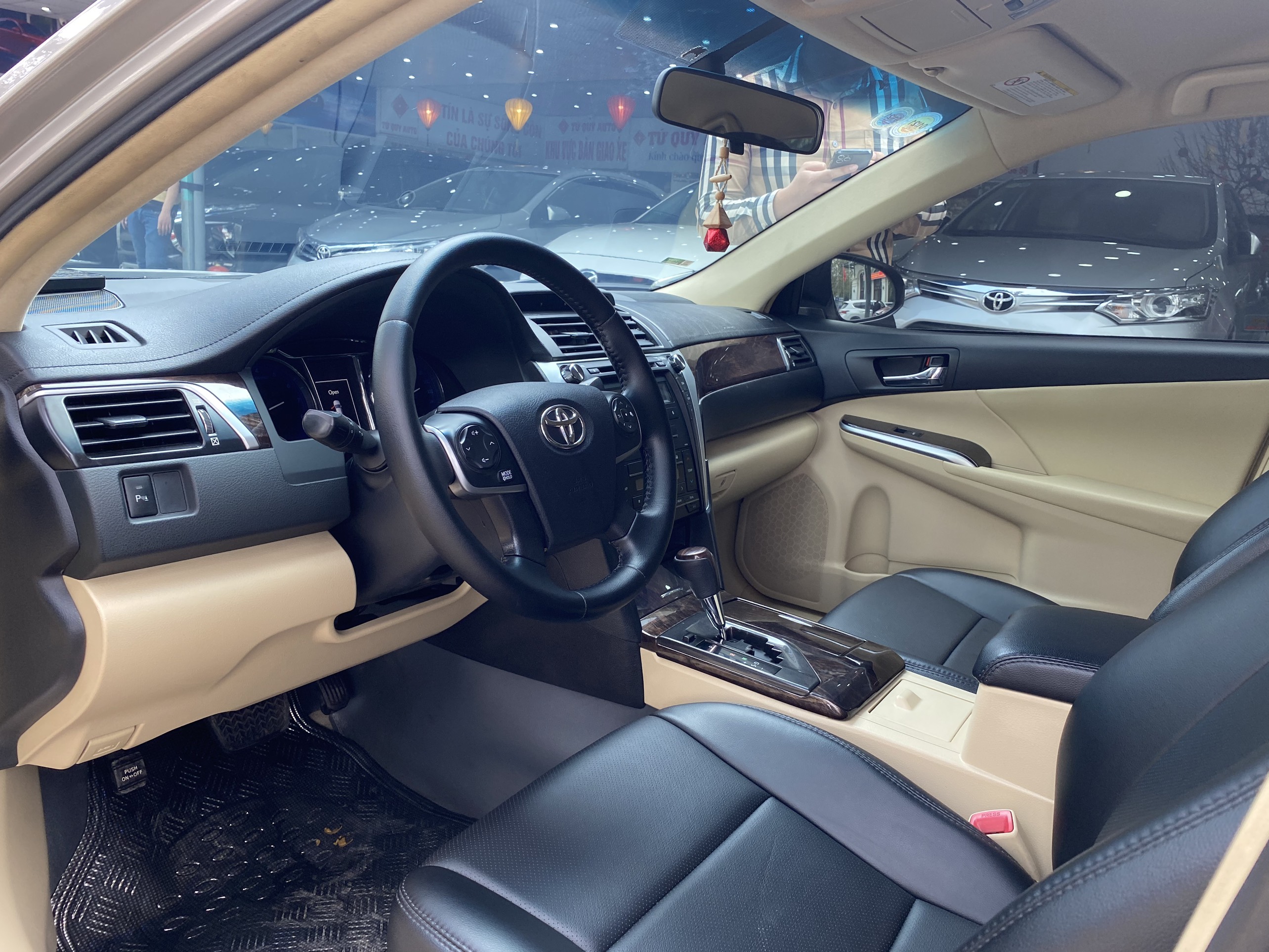 Toyota Camry 2.0E 2015 - 8