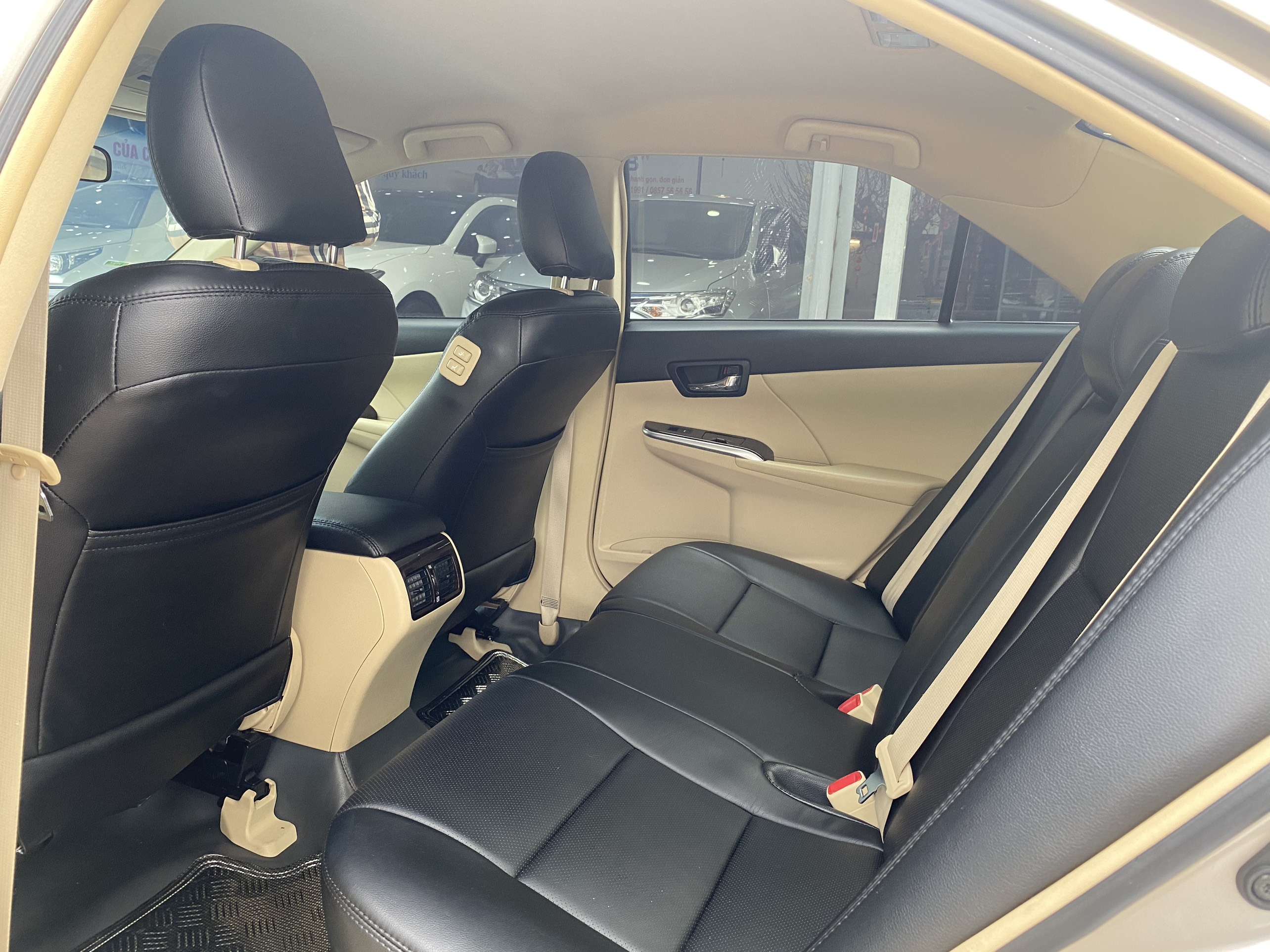 Toyota Camry 2.0E 2015 - 11