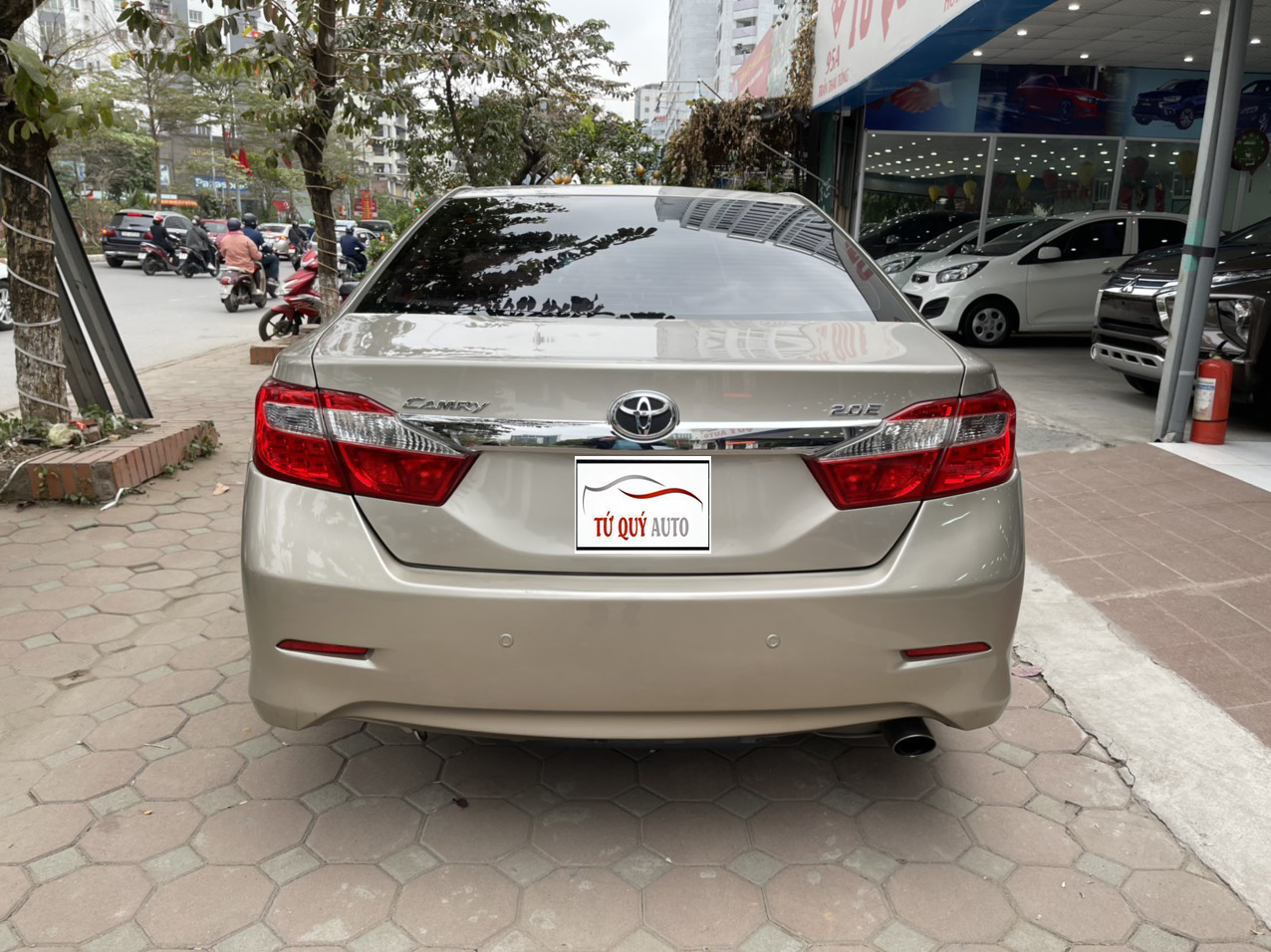 Toyota Camry 2.0E 2014 - 2