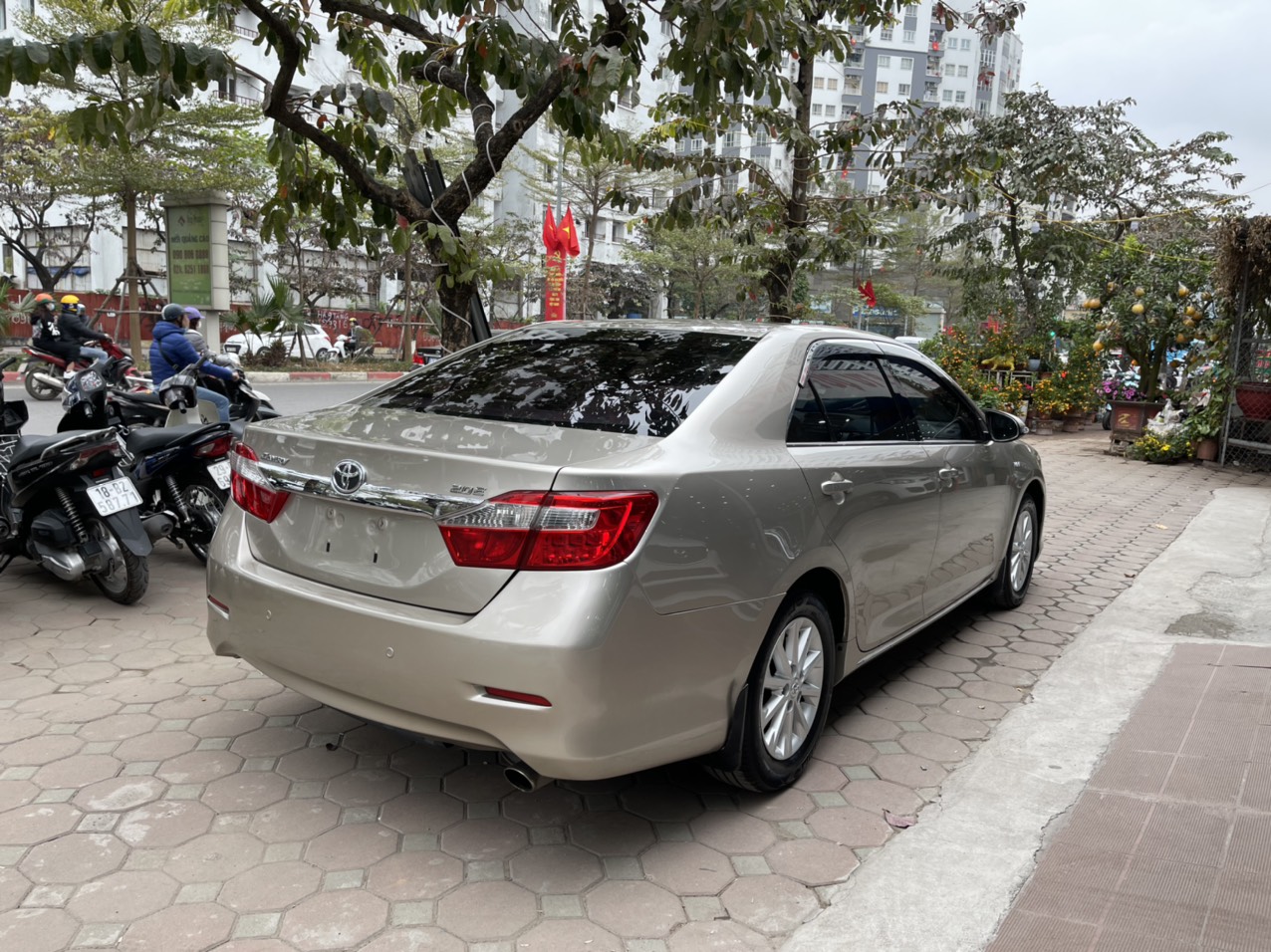 Toyota Camry 2.0E 2014 - 6