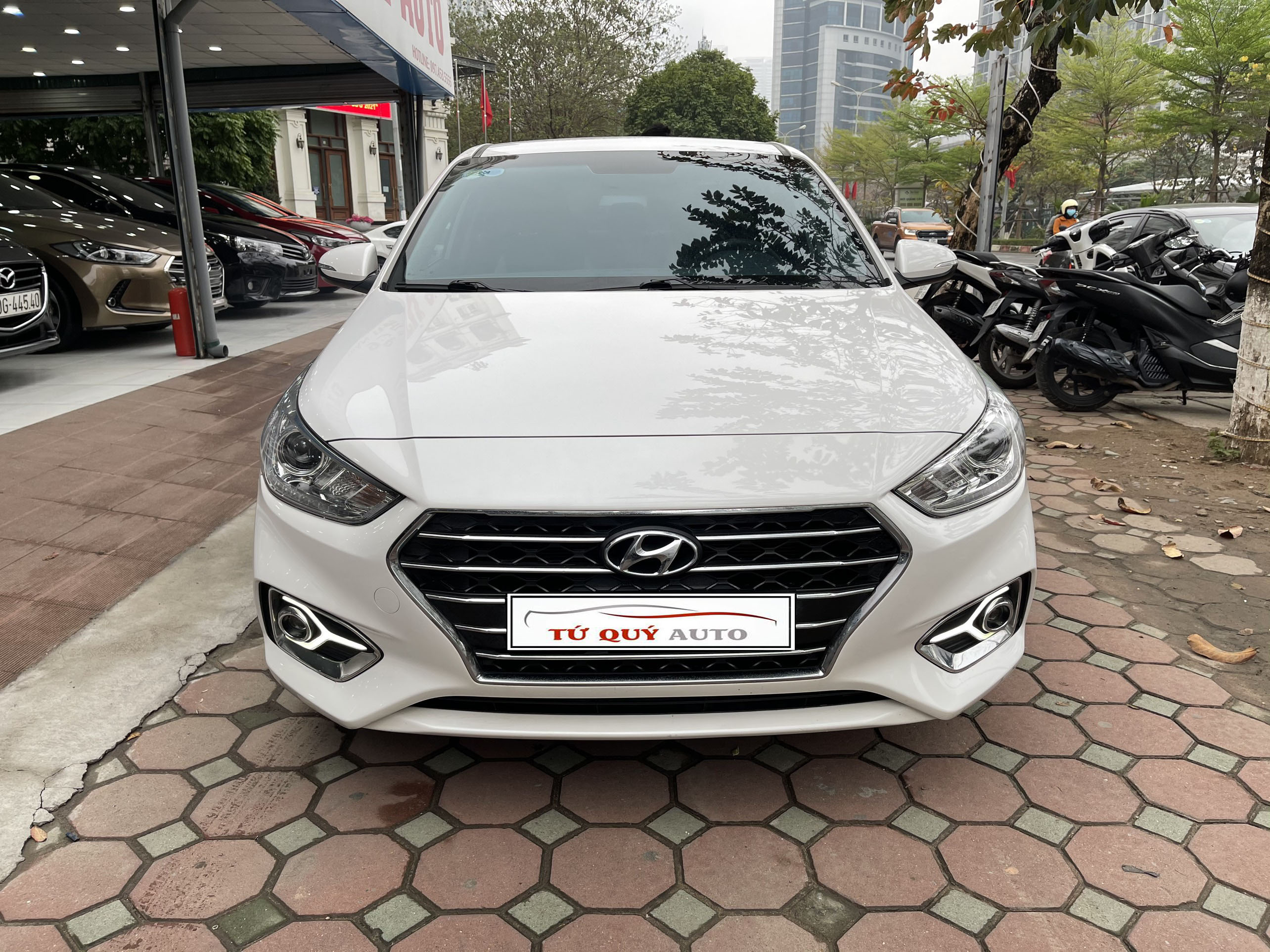 Xe Hyundai Accent 1.4AT 2019 - Trắng