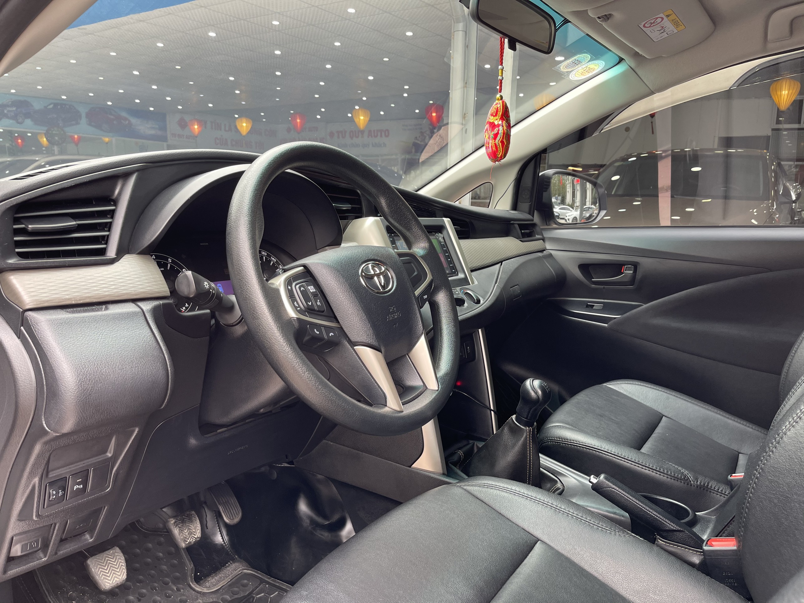 Toyota Innova 2.0E 2018 - 8