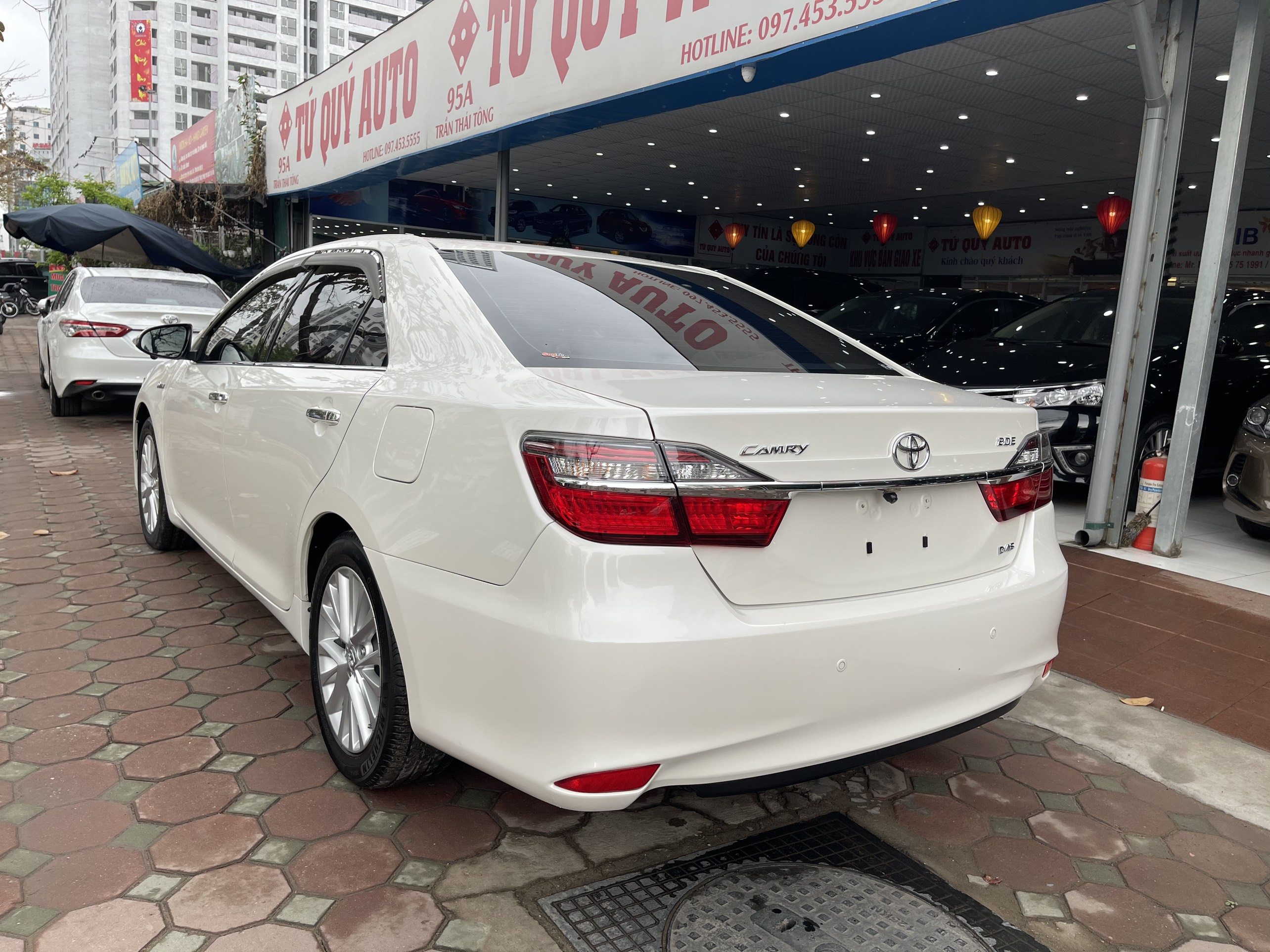 Toyota Camry 2.0E 2018 - 4