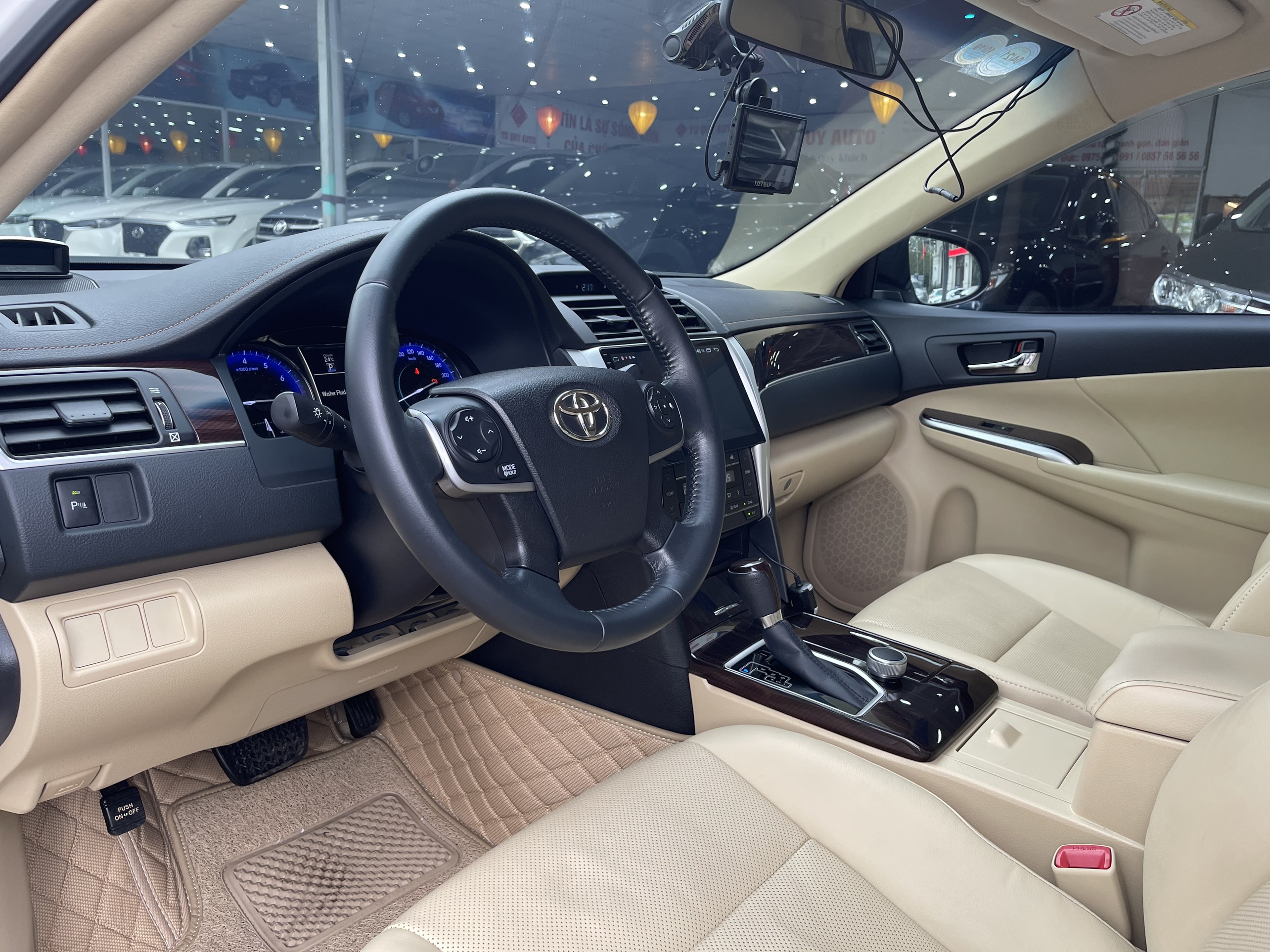 Toyota Camry 2.0E 2018 - 9