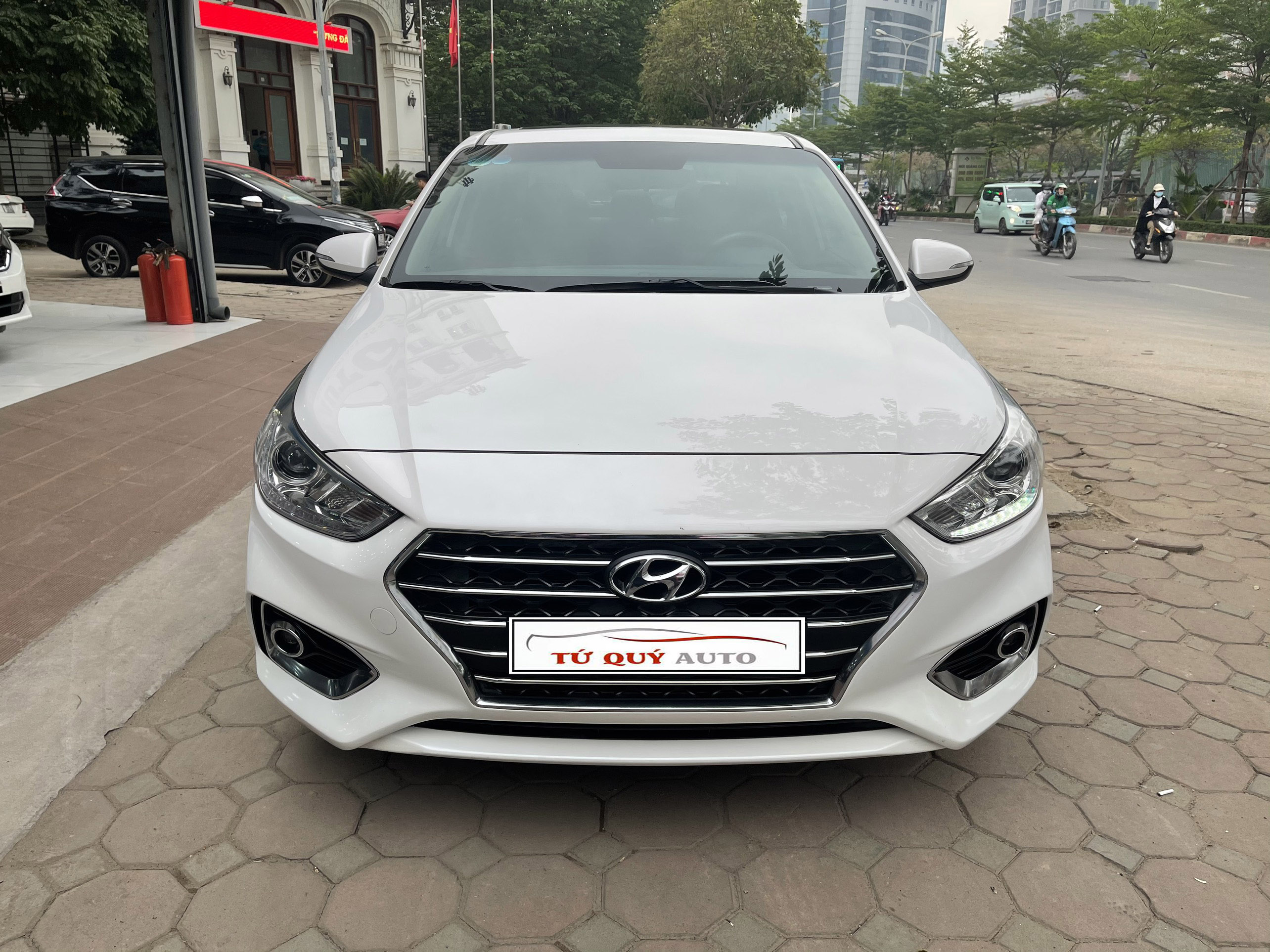 Xe Hyundai Accent 1.4ATH 2019 - Trắng