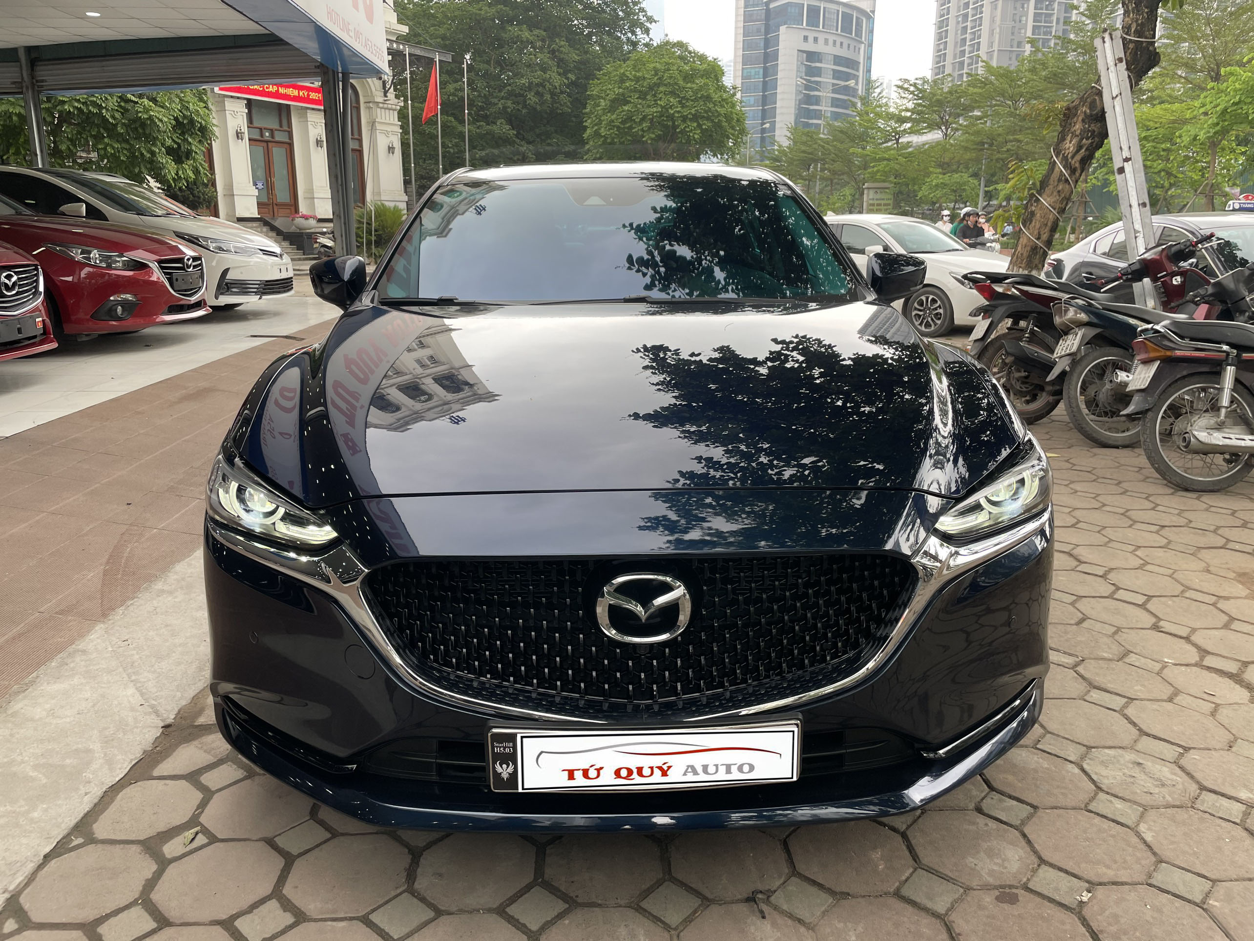 Xe Mazda 6 Premium 2.0AT 2020 - Xanh Đen