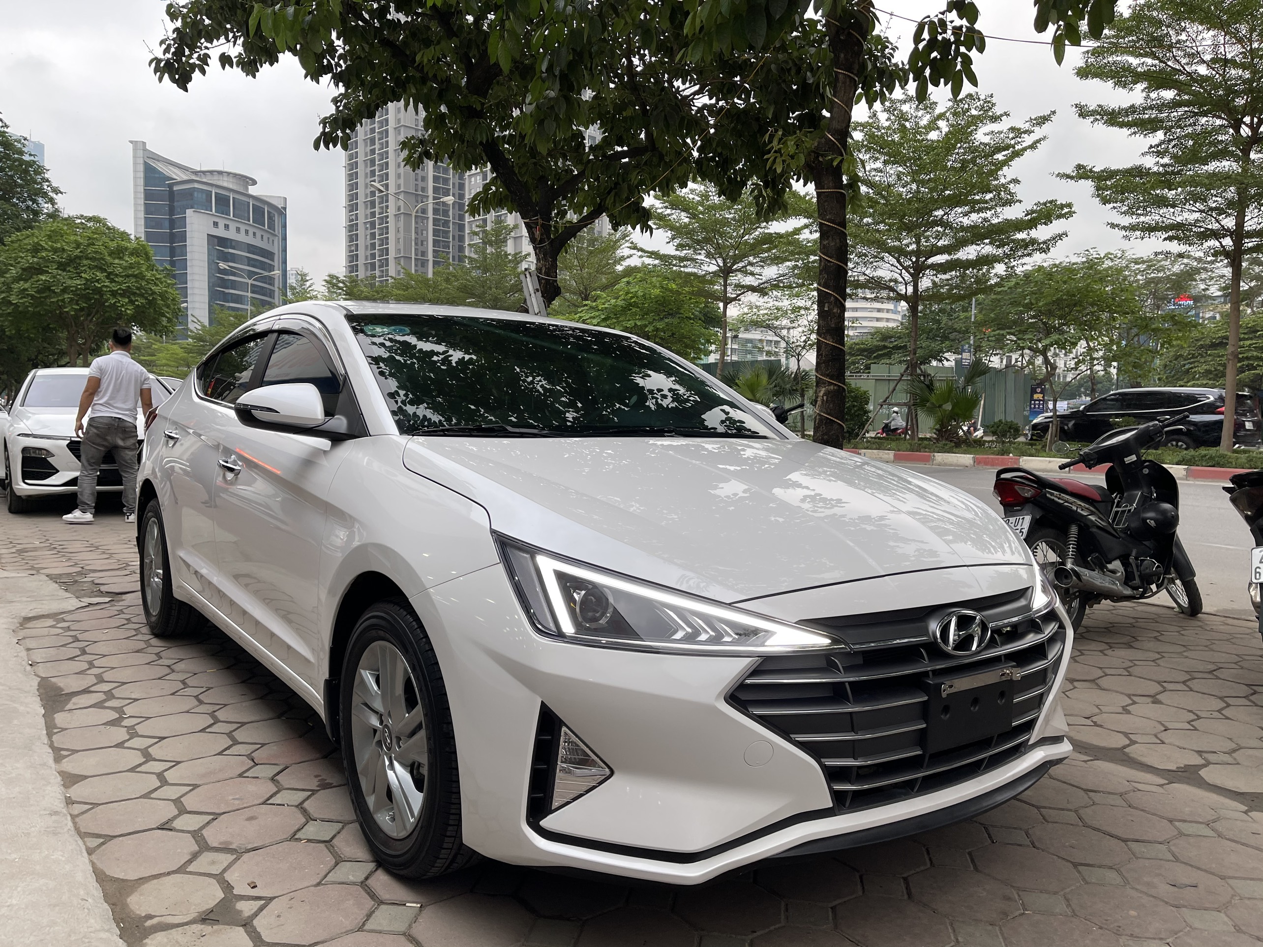 Hyundai Elantra 1.6AT 2020 - 5