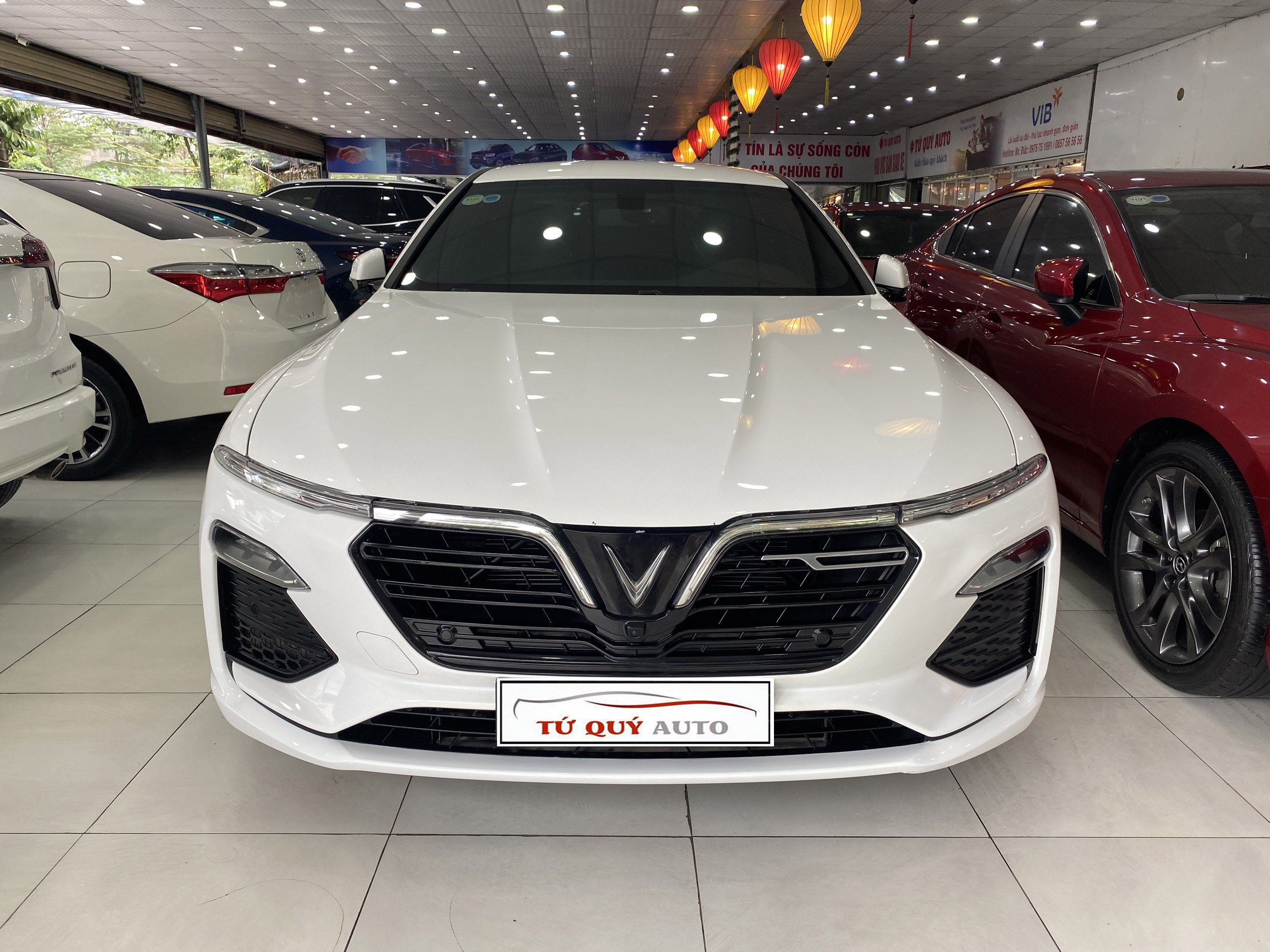 Xe VinFast Lux A 2.0 2019 - Trắng