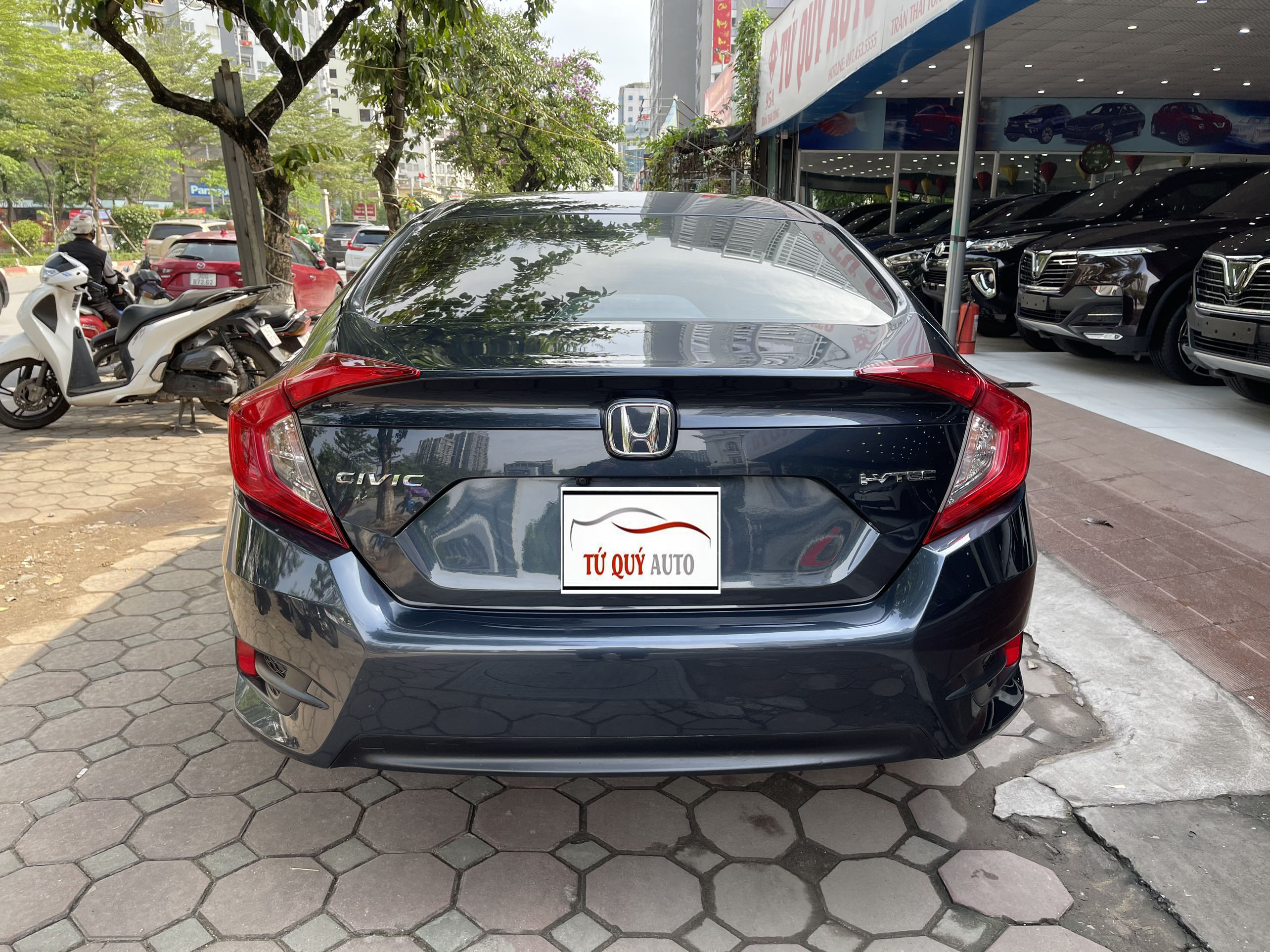 Honda Civic 1.8E 2018 - 2