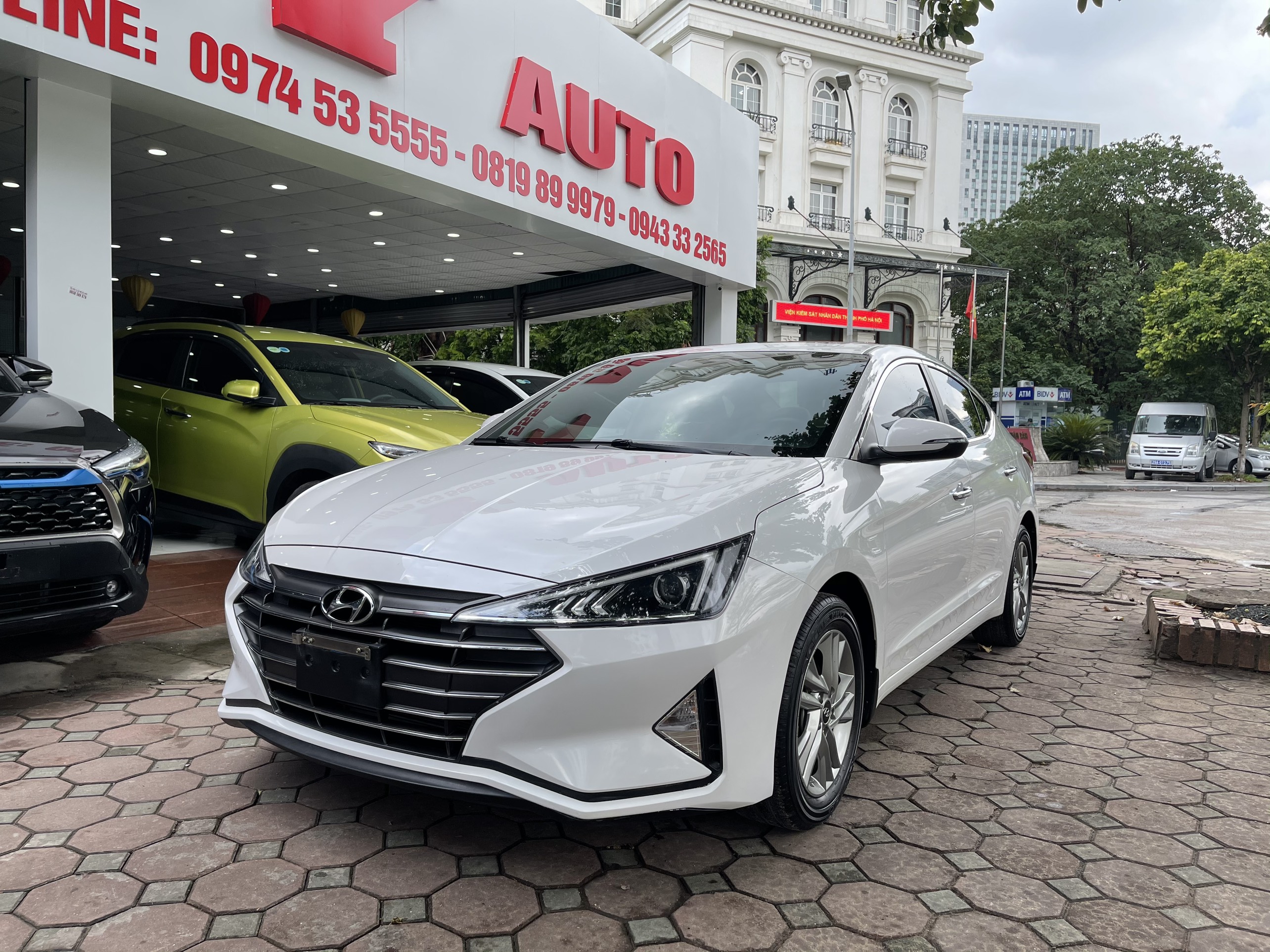 Hyundai Elantra 1.6AT 2019 - 3