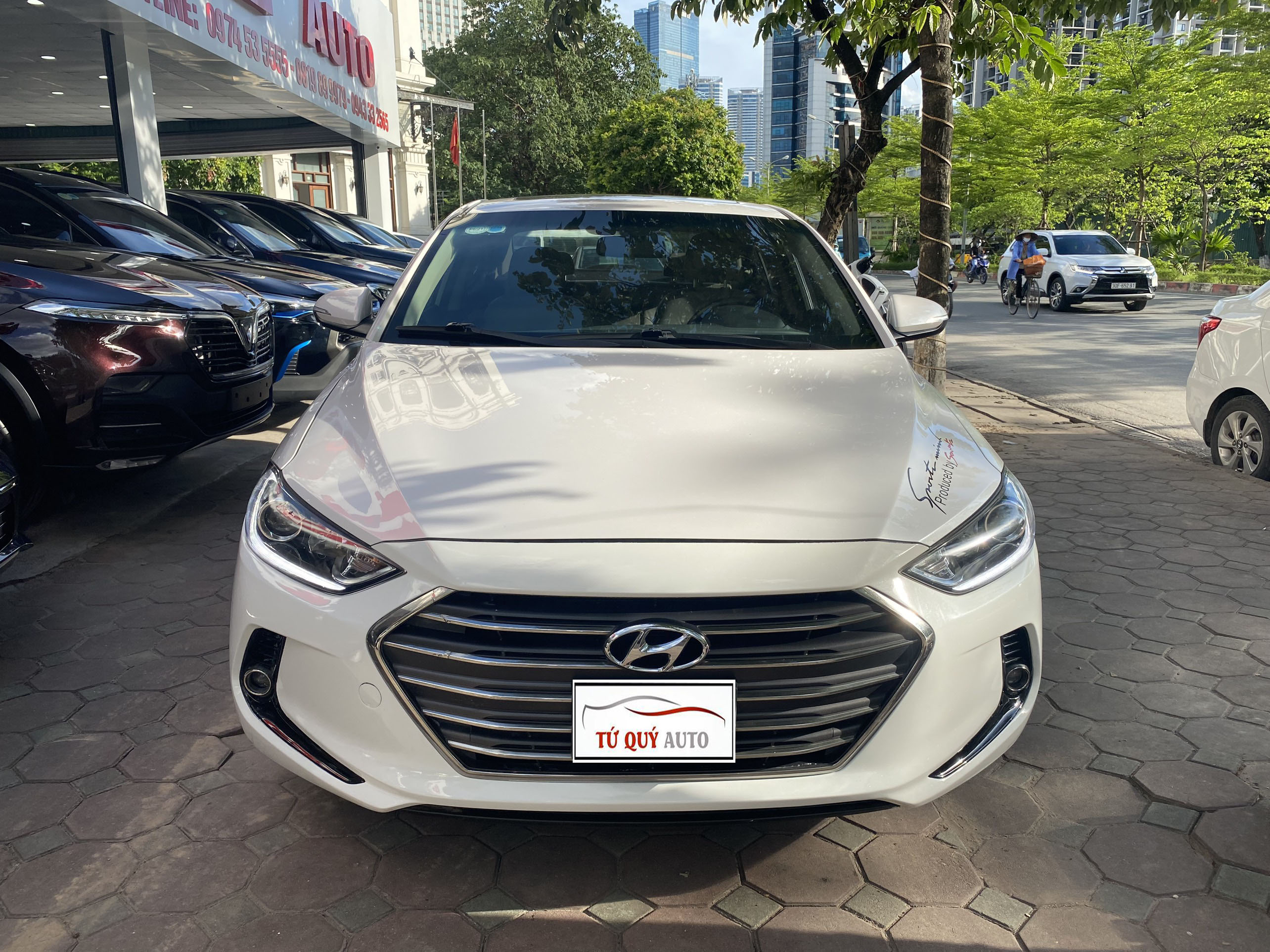 Xe Hyundai Elantra 1.6AT 2018 - Trắng