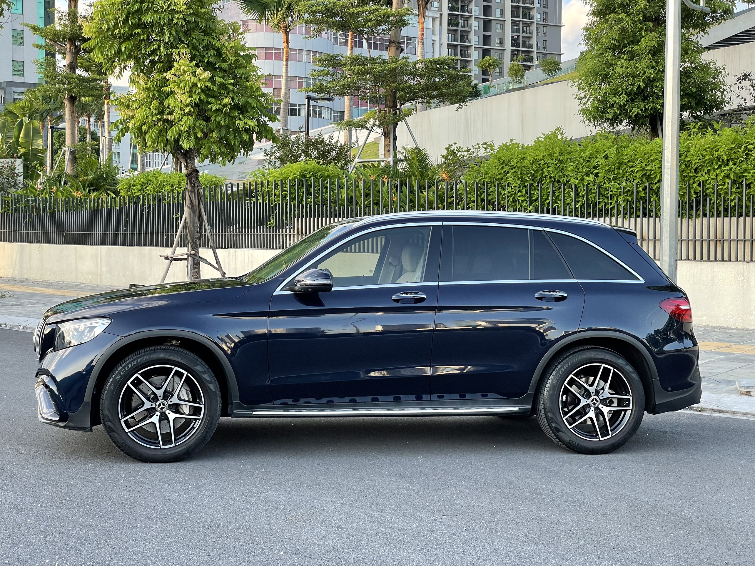 Mercedes GLC300 2019 - 5