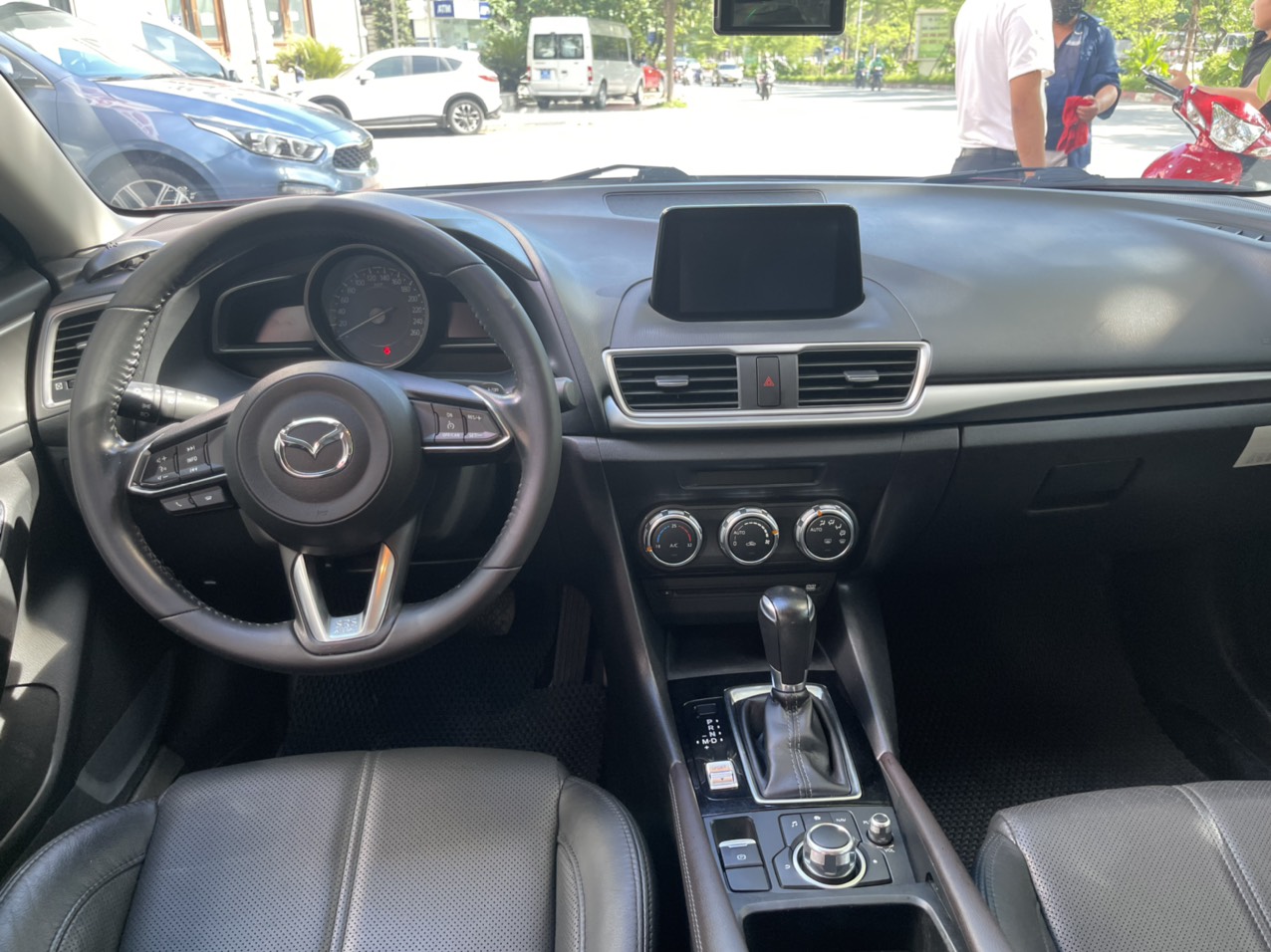 Mazda 3 Sedan 2018 - 8