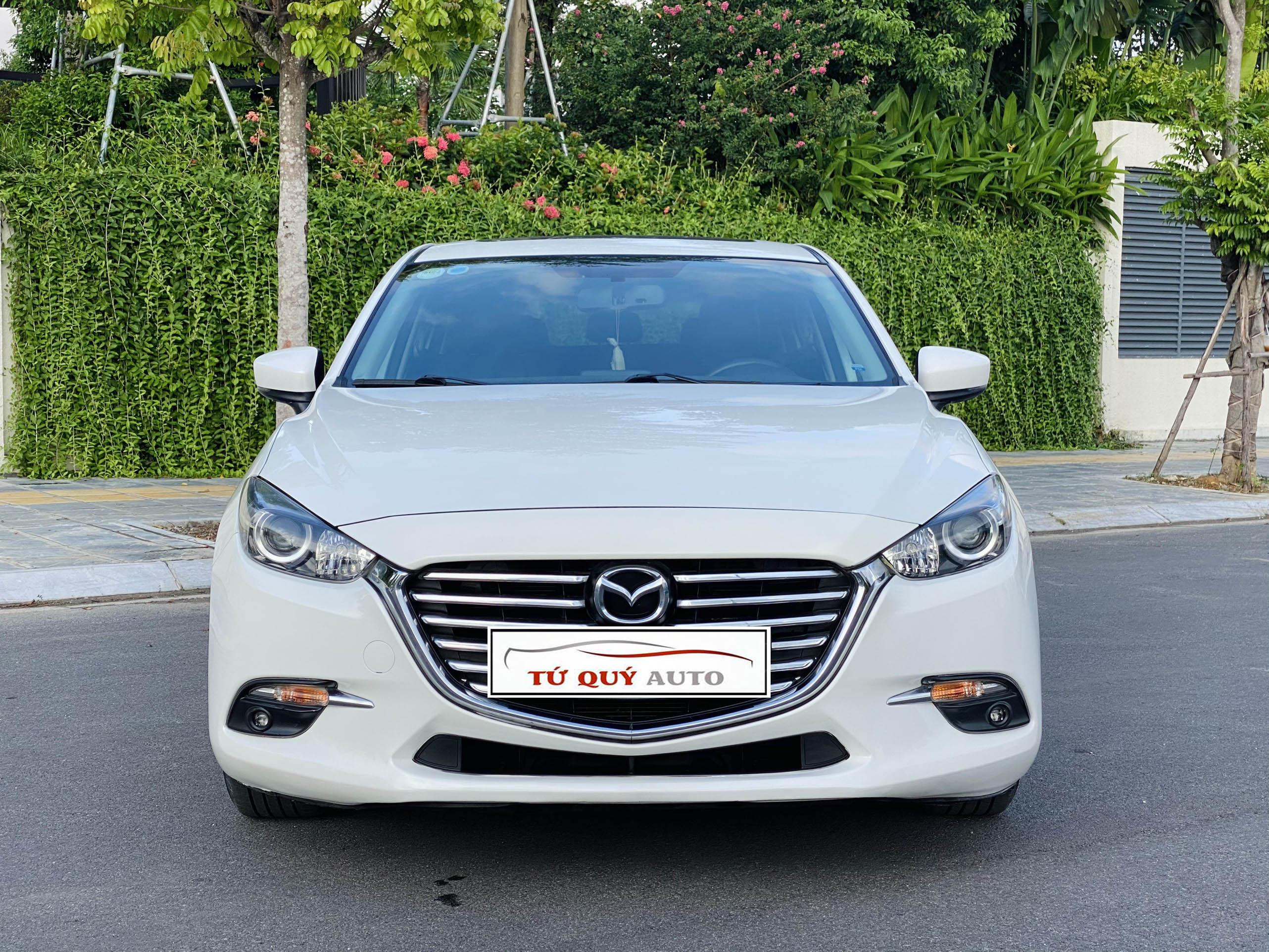 Xe Mazda 3 Hatchback 1.5AT 2018 - Trắng