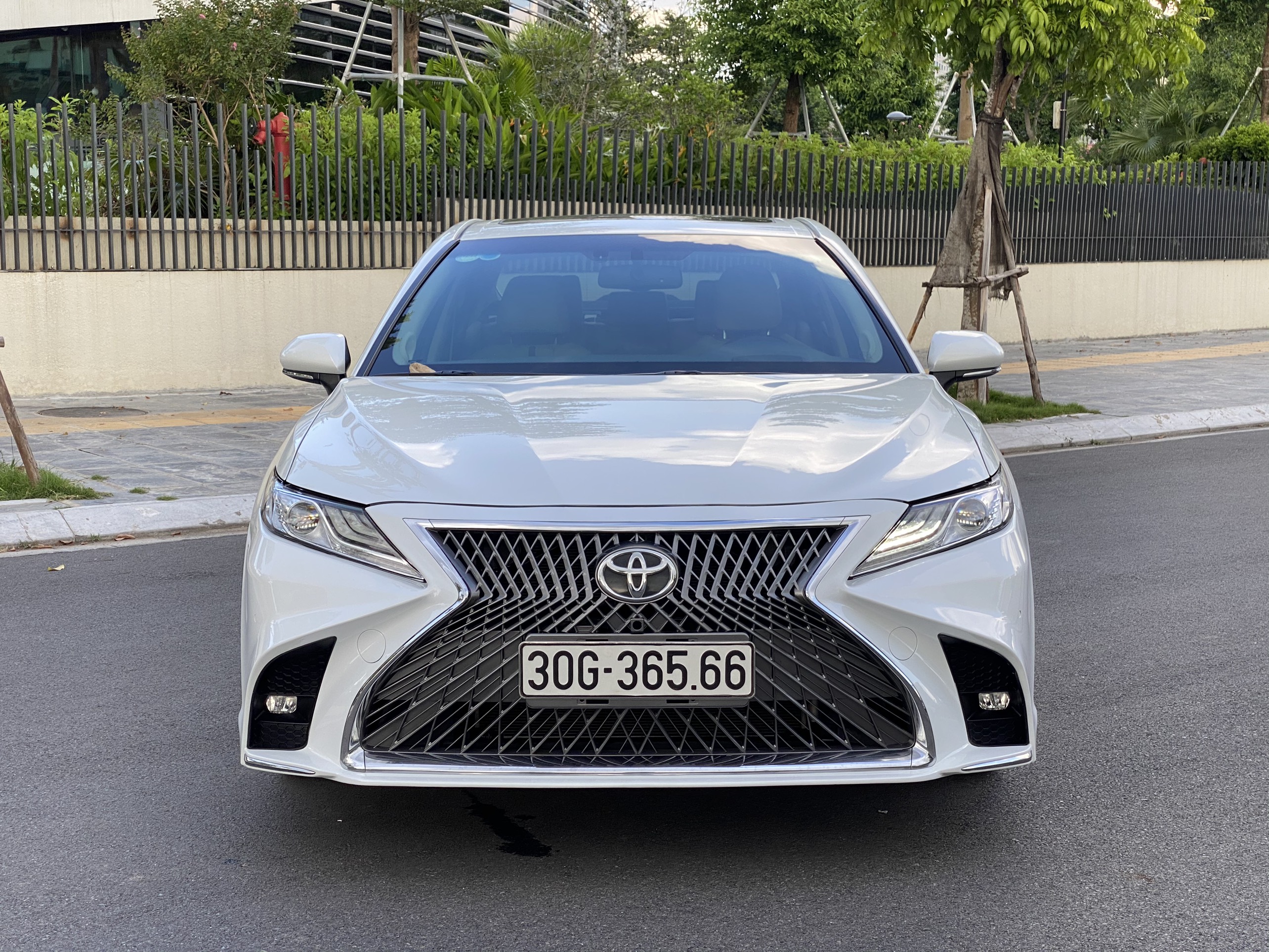 Xe Toyota Camry 2.5Q 2020 - Trắng