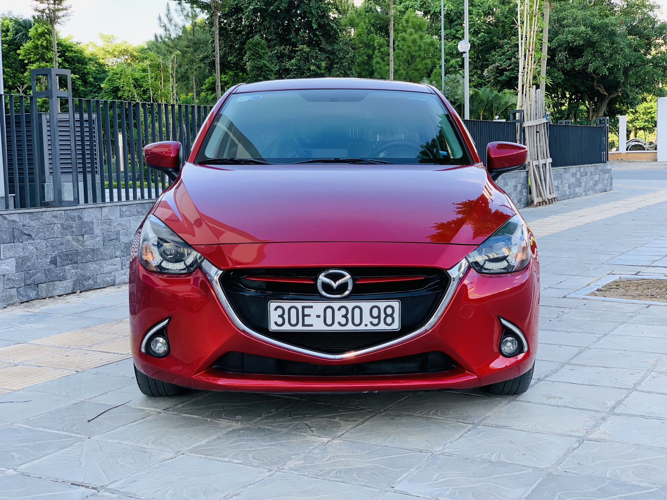 Xe Mazda 2 Hatchback 1.5AT 2016 - Đỏ