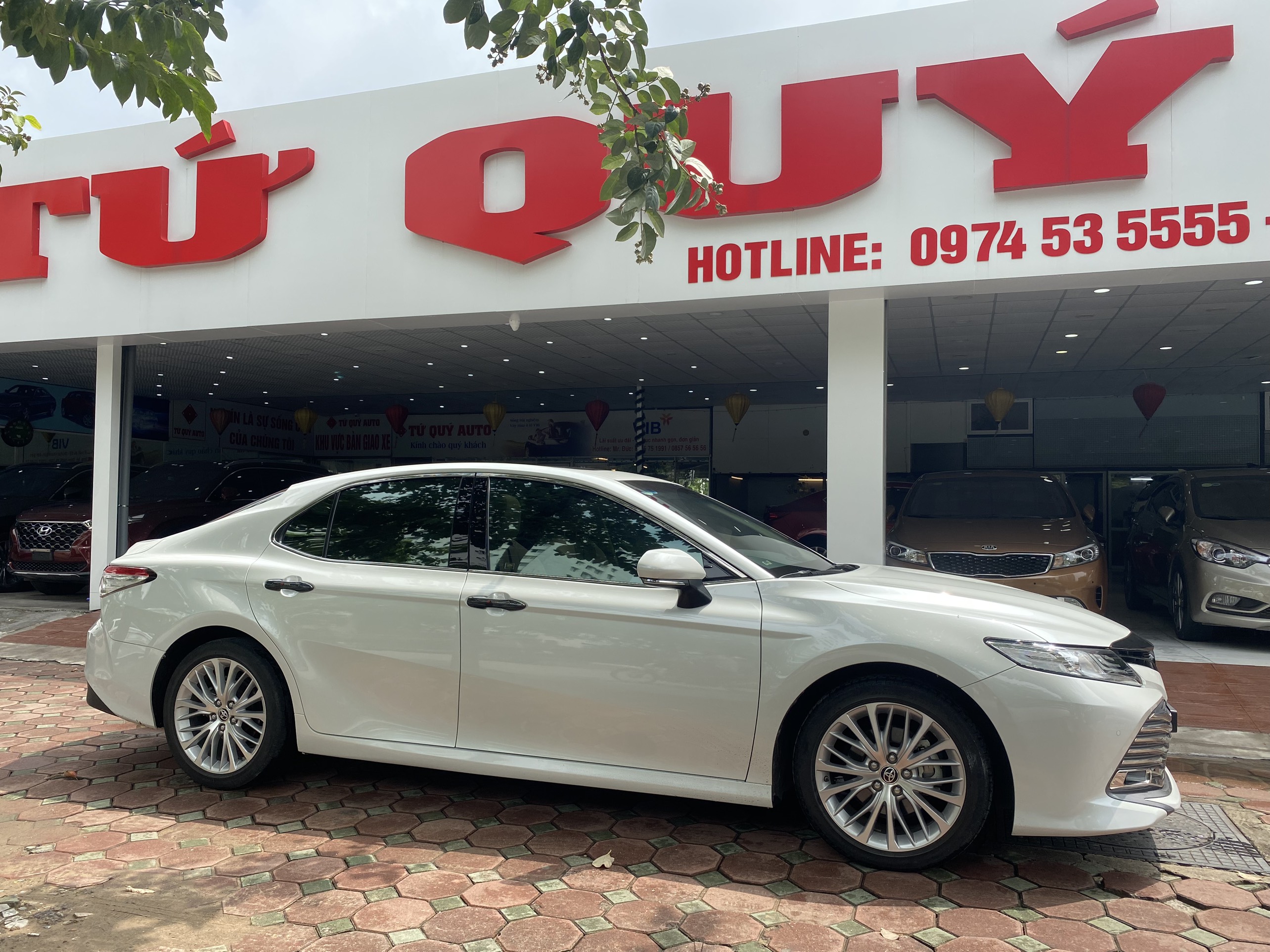 Toyota Camry 2.5Q 2019 - 3