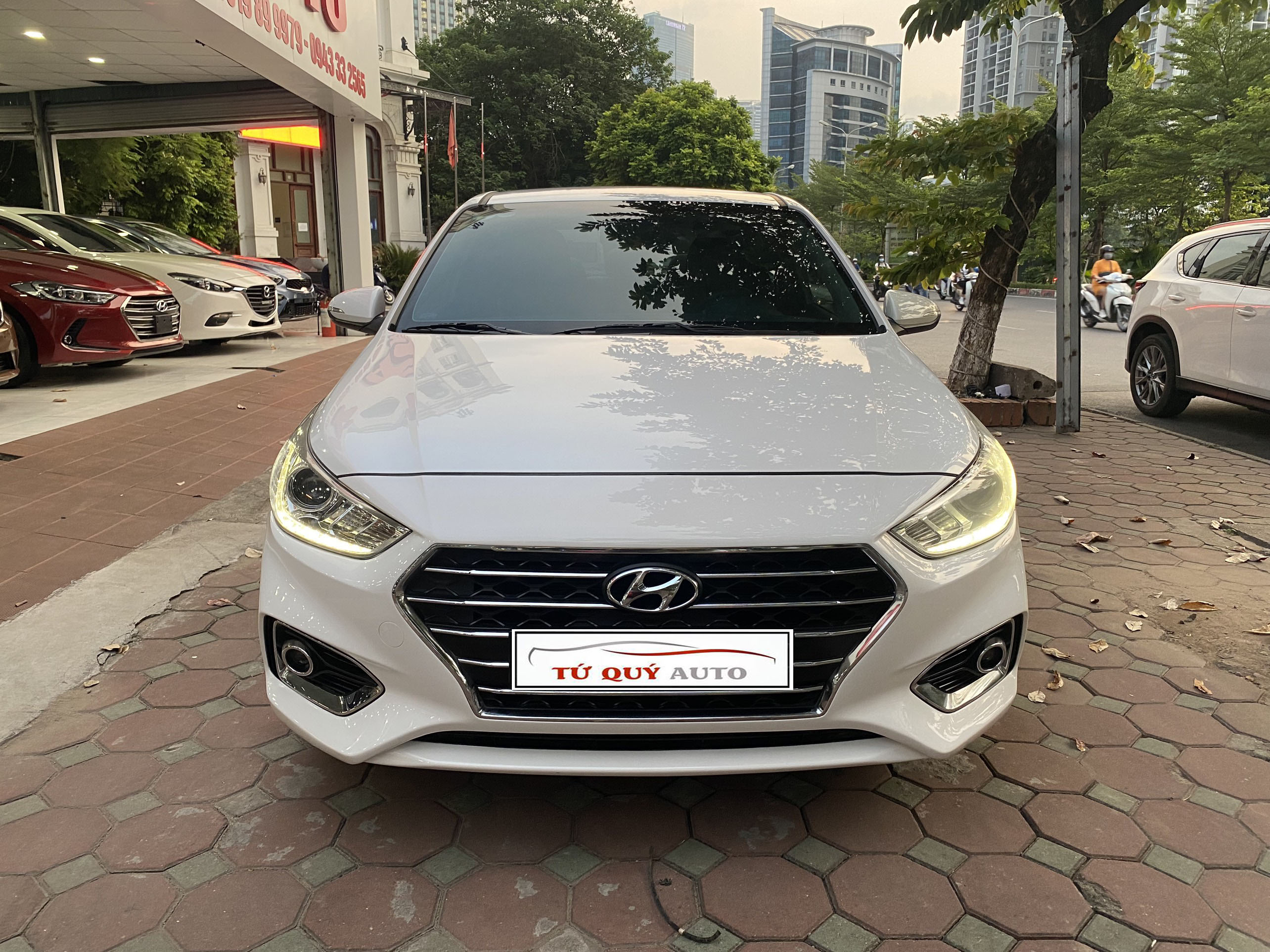 Xe Hyundai Accent 1.4AT 2019 - Trắng