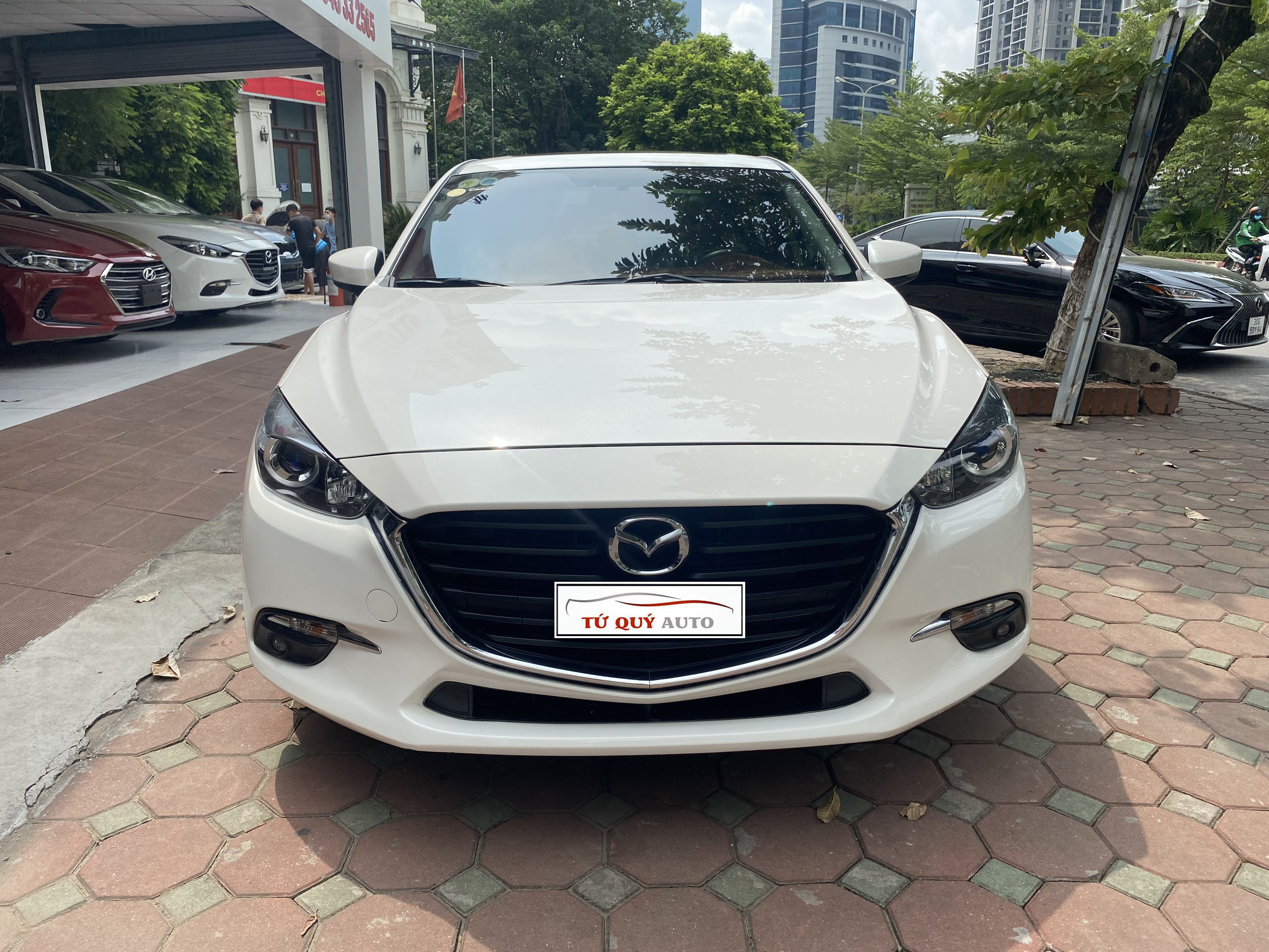 Xe Mazda 3 1.5AT Facelift 2017 - Trắng