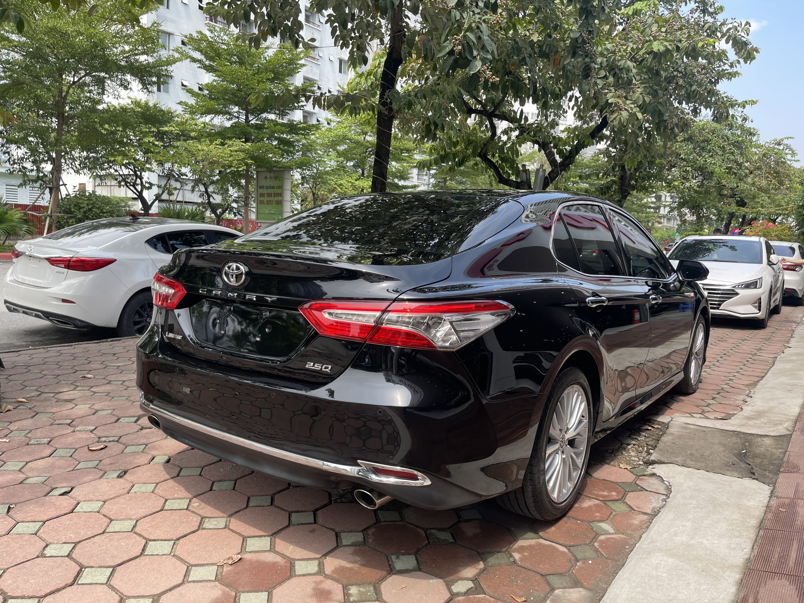 Toyota Camry 2.5Q 2019 - 6