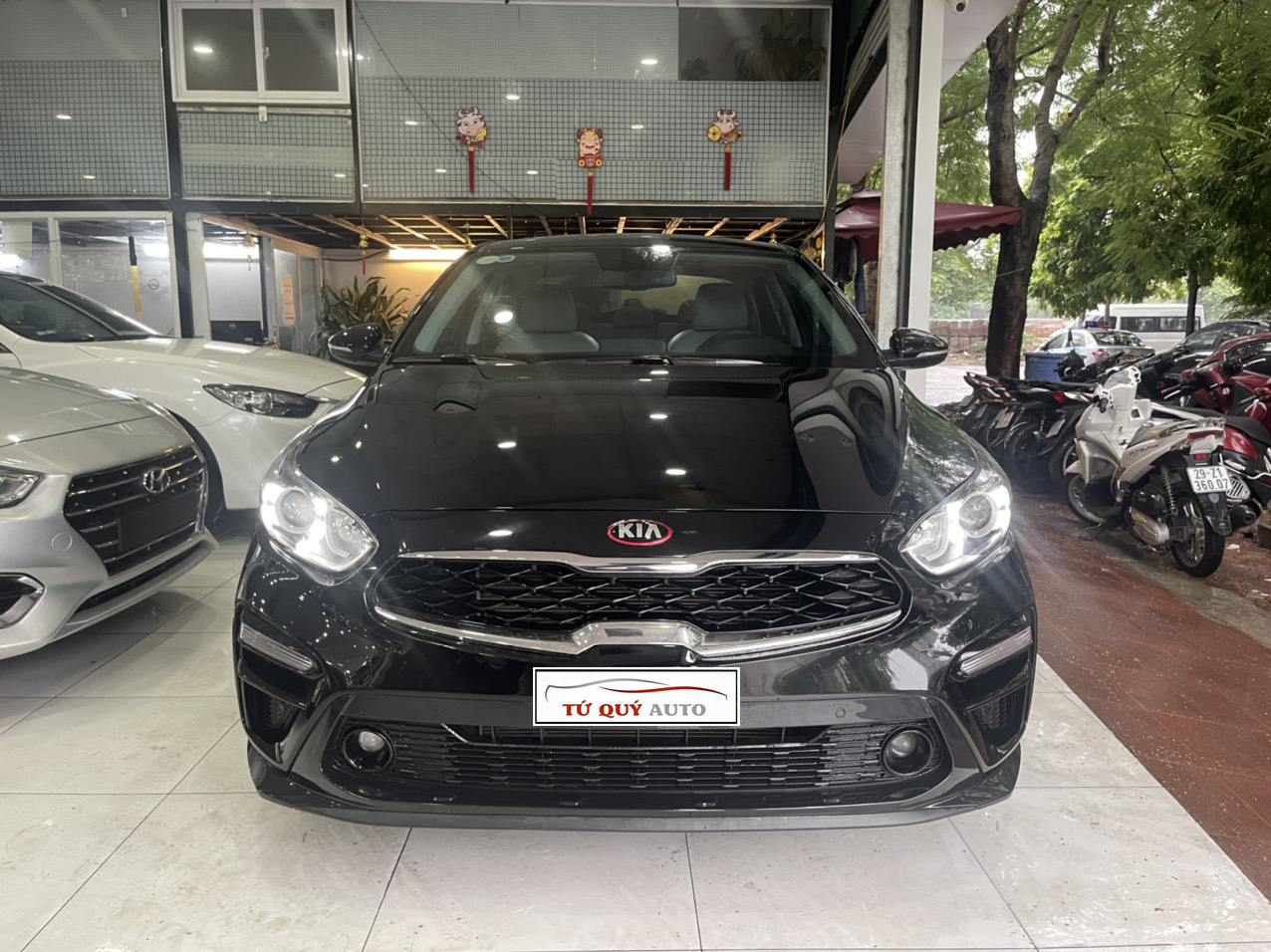 Xe Kia Cerato 1.6AT Luxury 2019 - Đen