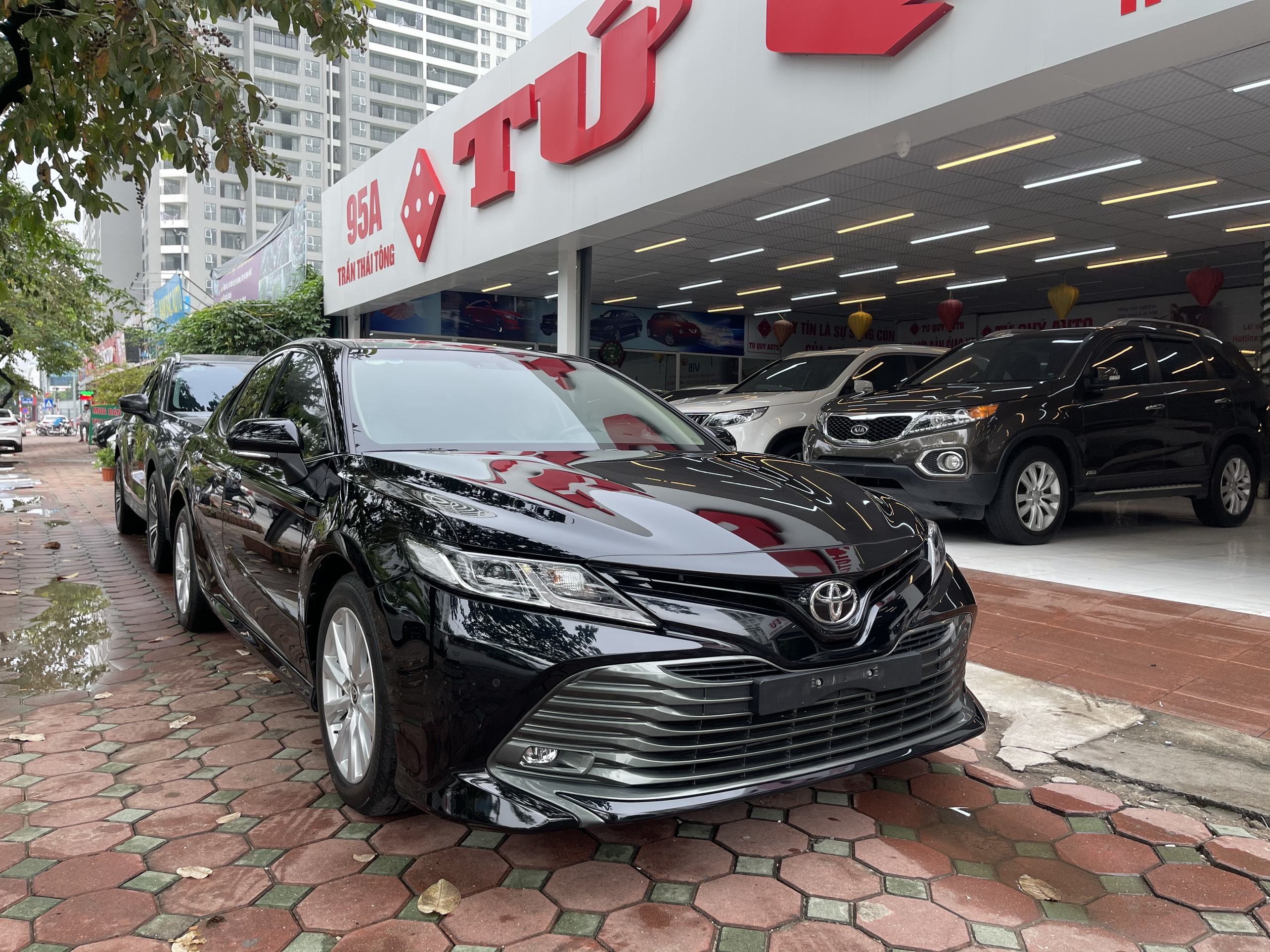 Toyota Camry 2.0G 2019 - 2