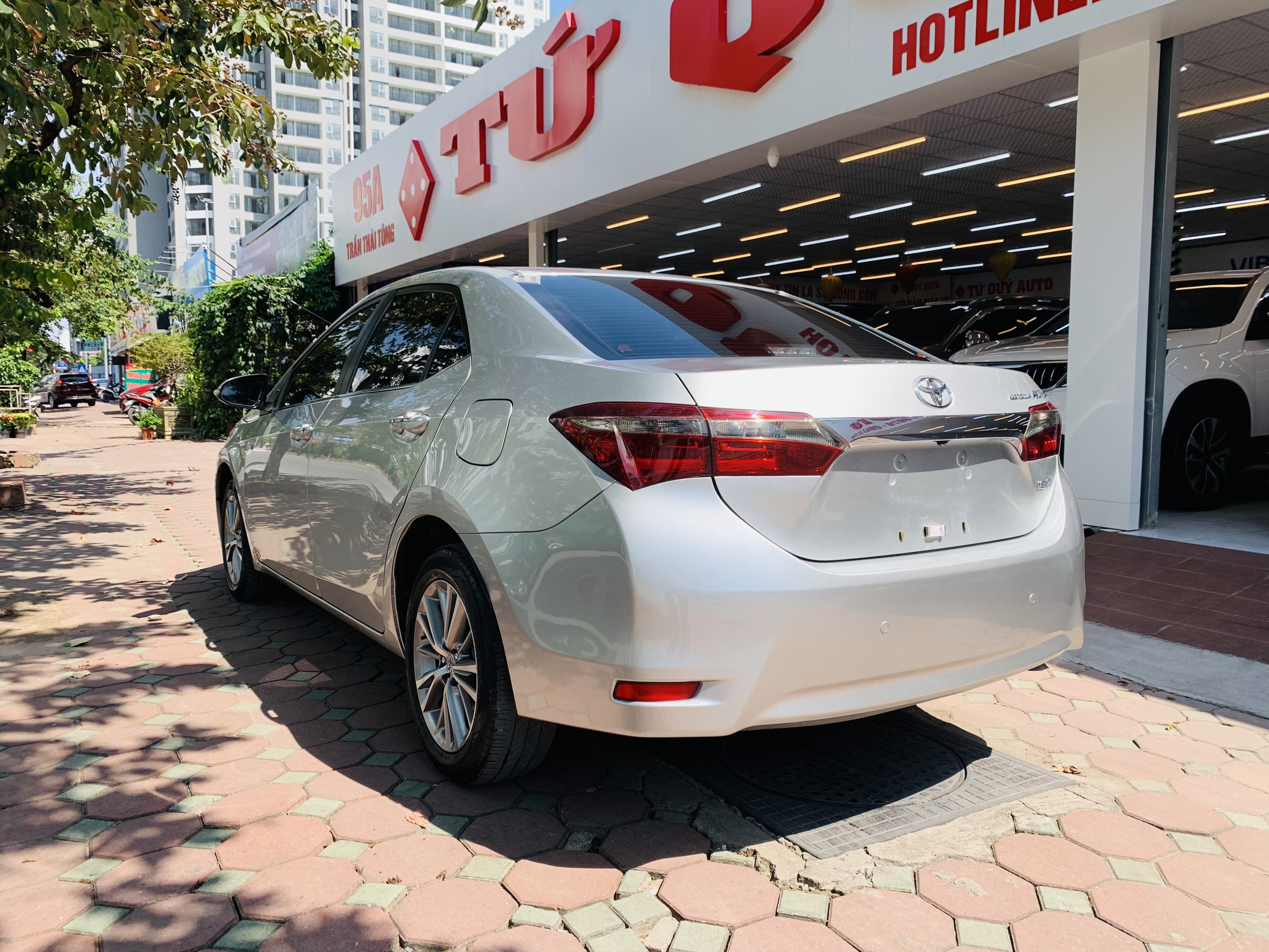 Toyota Altis 1.8G 2015 - 4