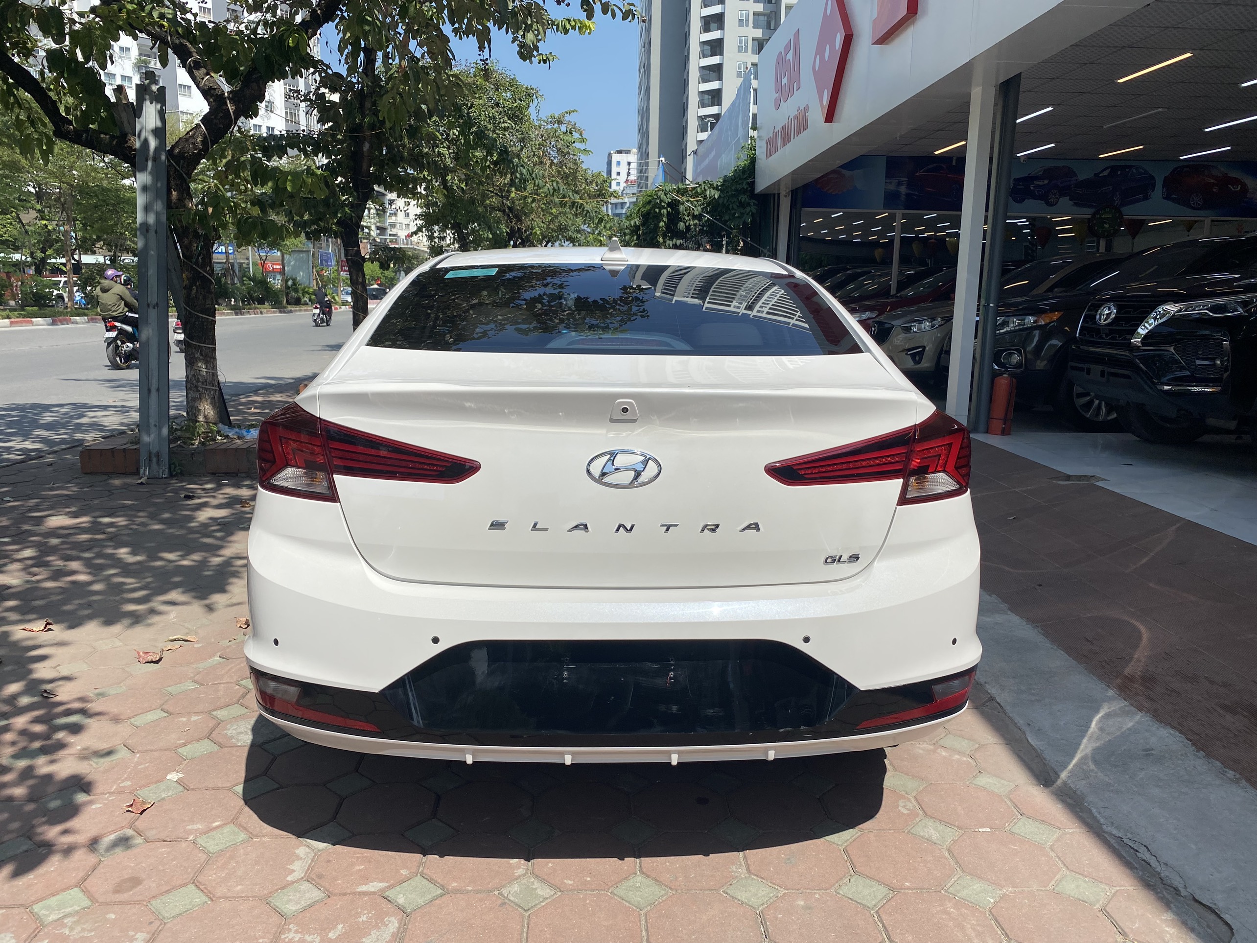 Hyundai Elantra 1.6AT 2019 - 5