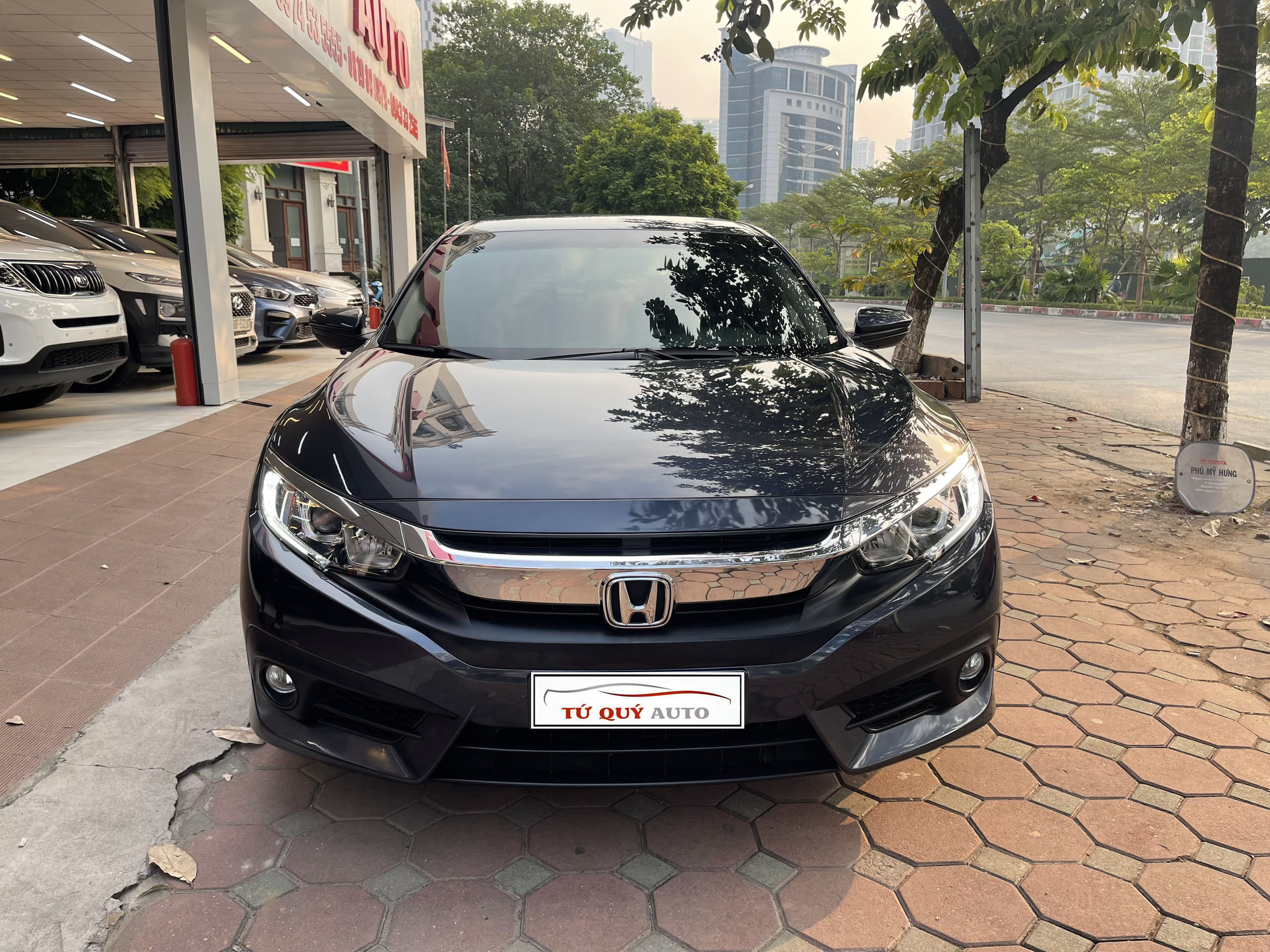 Xe Honda Civic 1.8 E 2018 - Xanh Đen