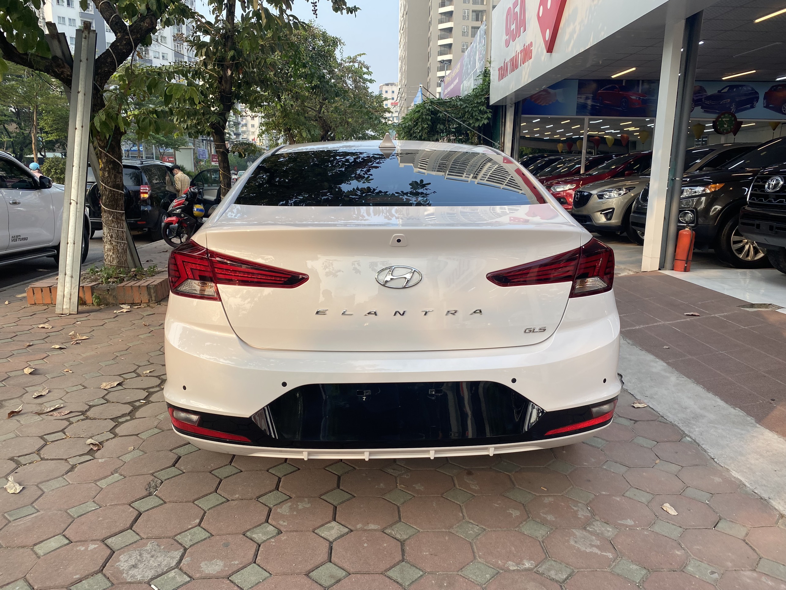 Hyundai Elantra 1.6AT 2021 - 5