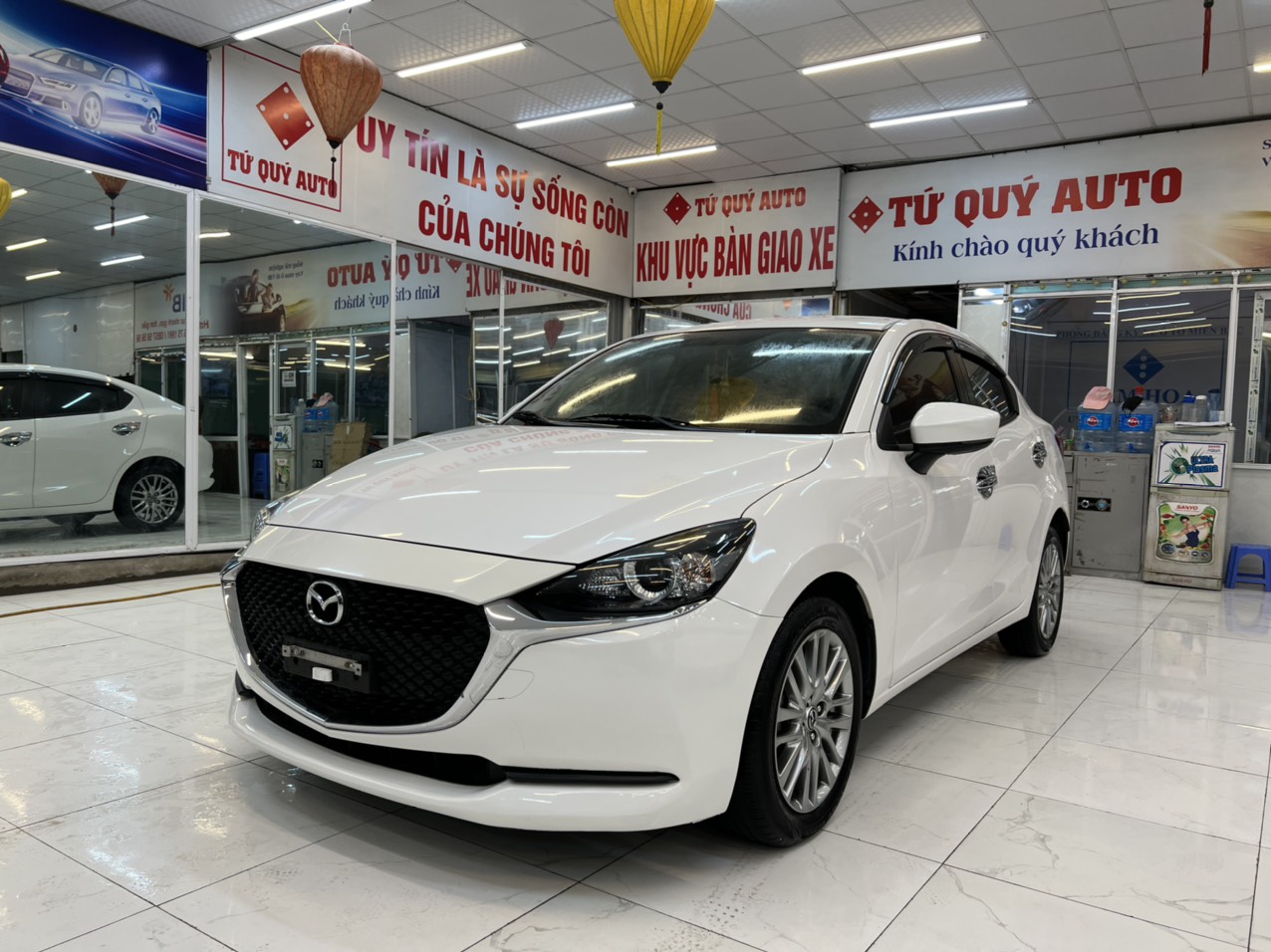 Mazda 2 Sedan 2020 - 2