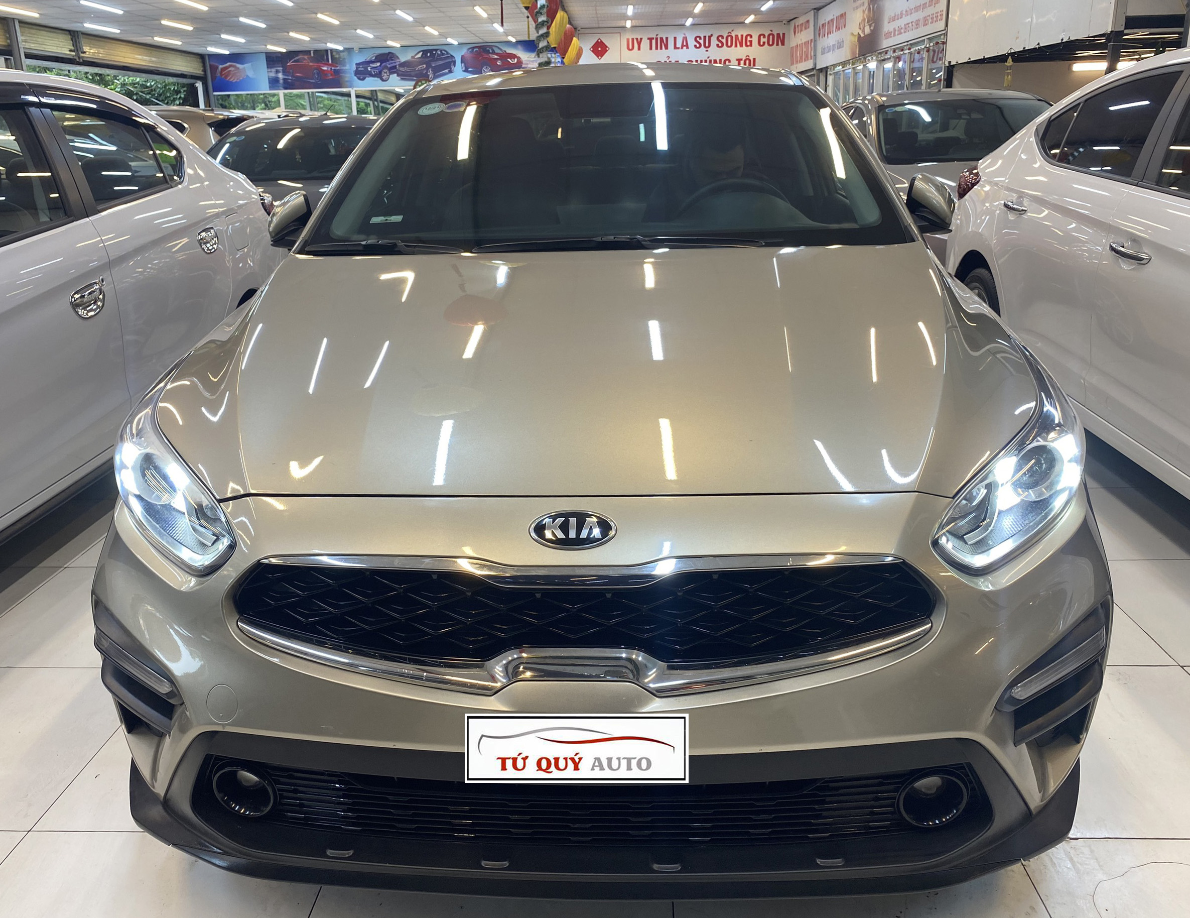 Xe Kia Cerato Deluxe 1.6AT 2019 - Vàng Cát