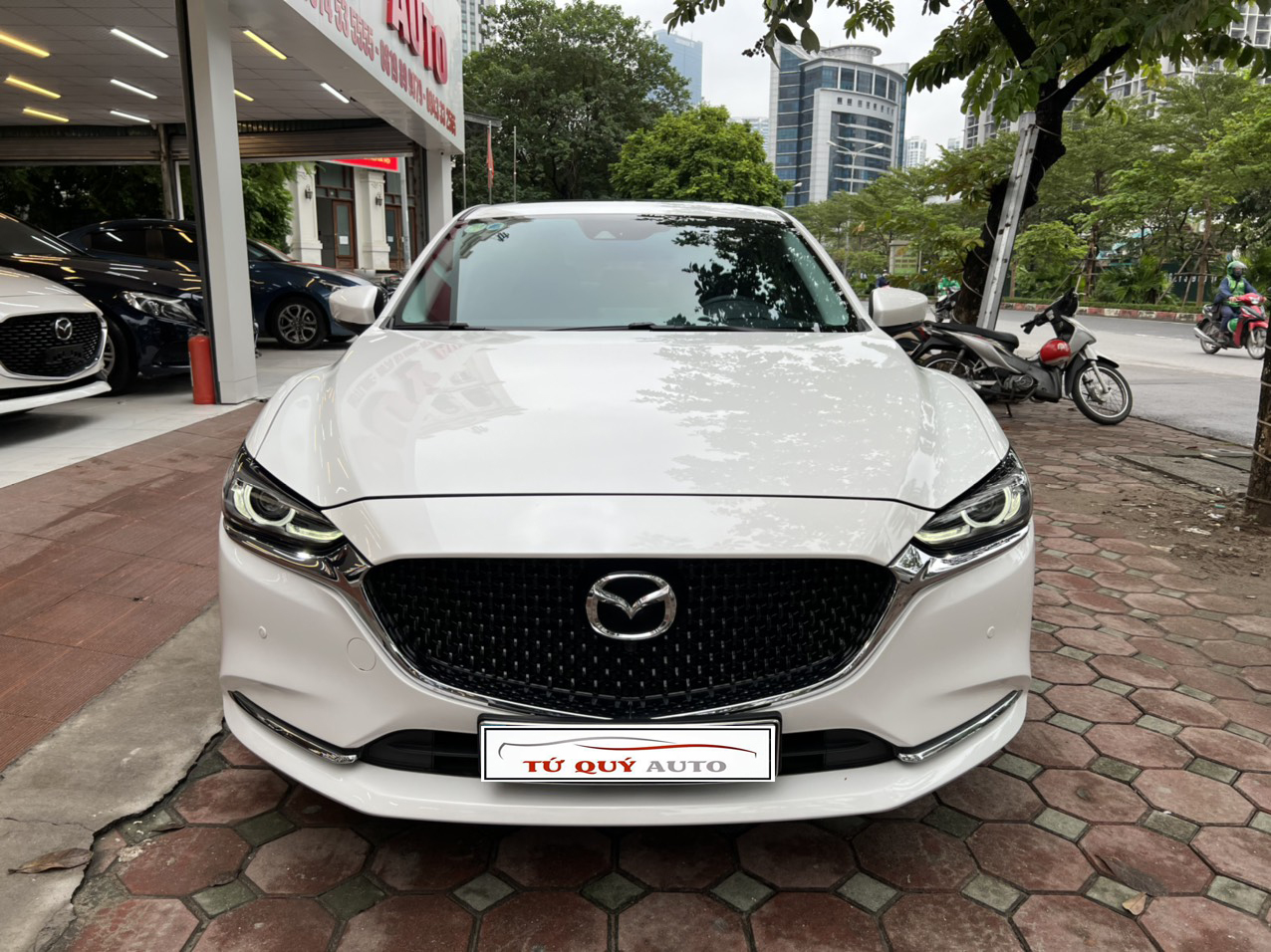 Xe Mazda 6 Premium 2.5AT 2020 - Trắng