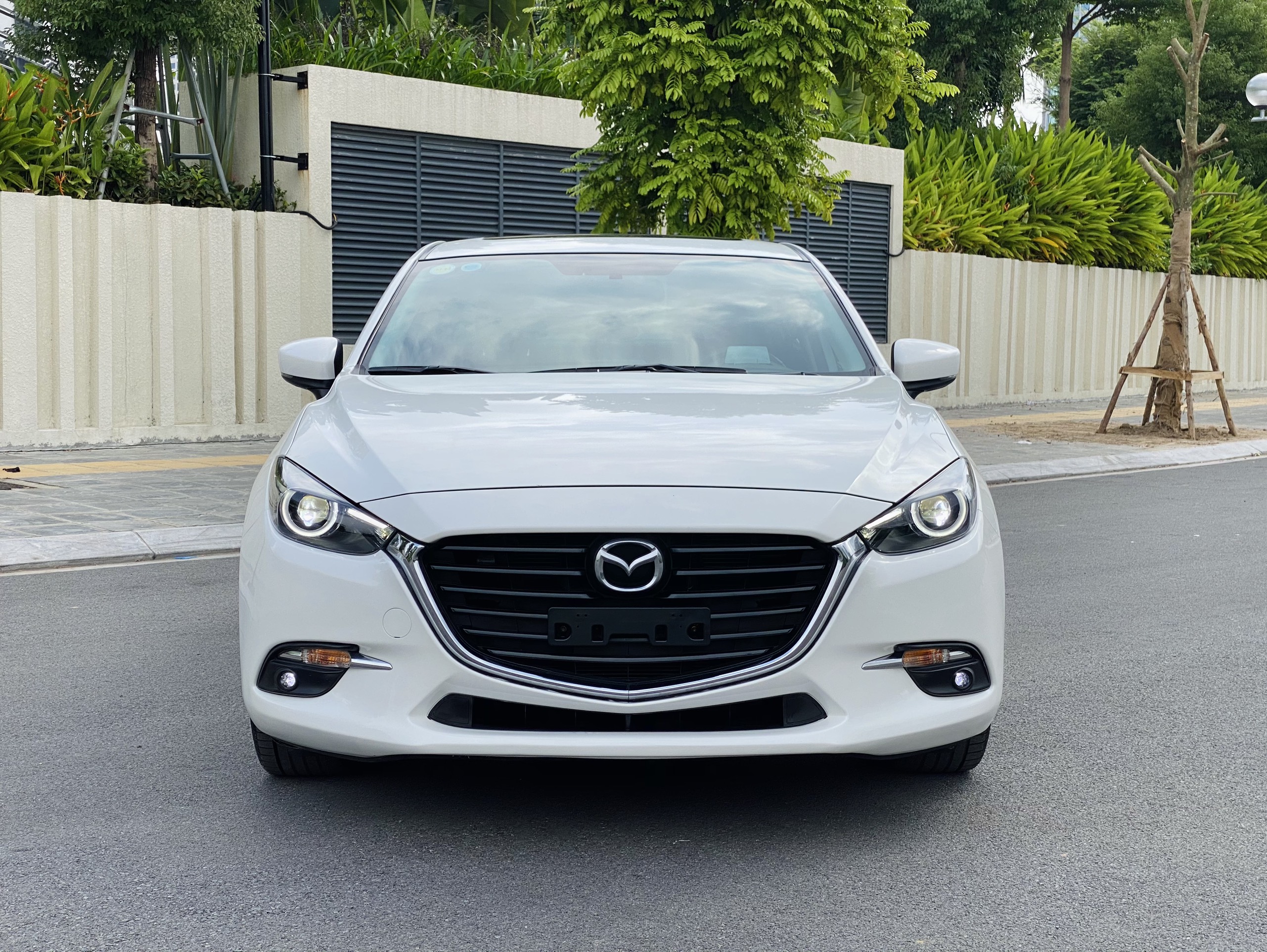 Xe Mazda 3 Sedan 2.0AT 2018 - Trắng