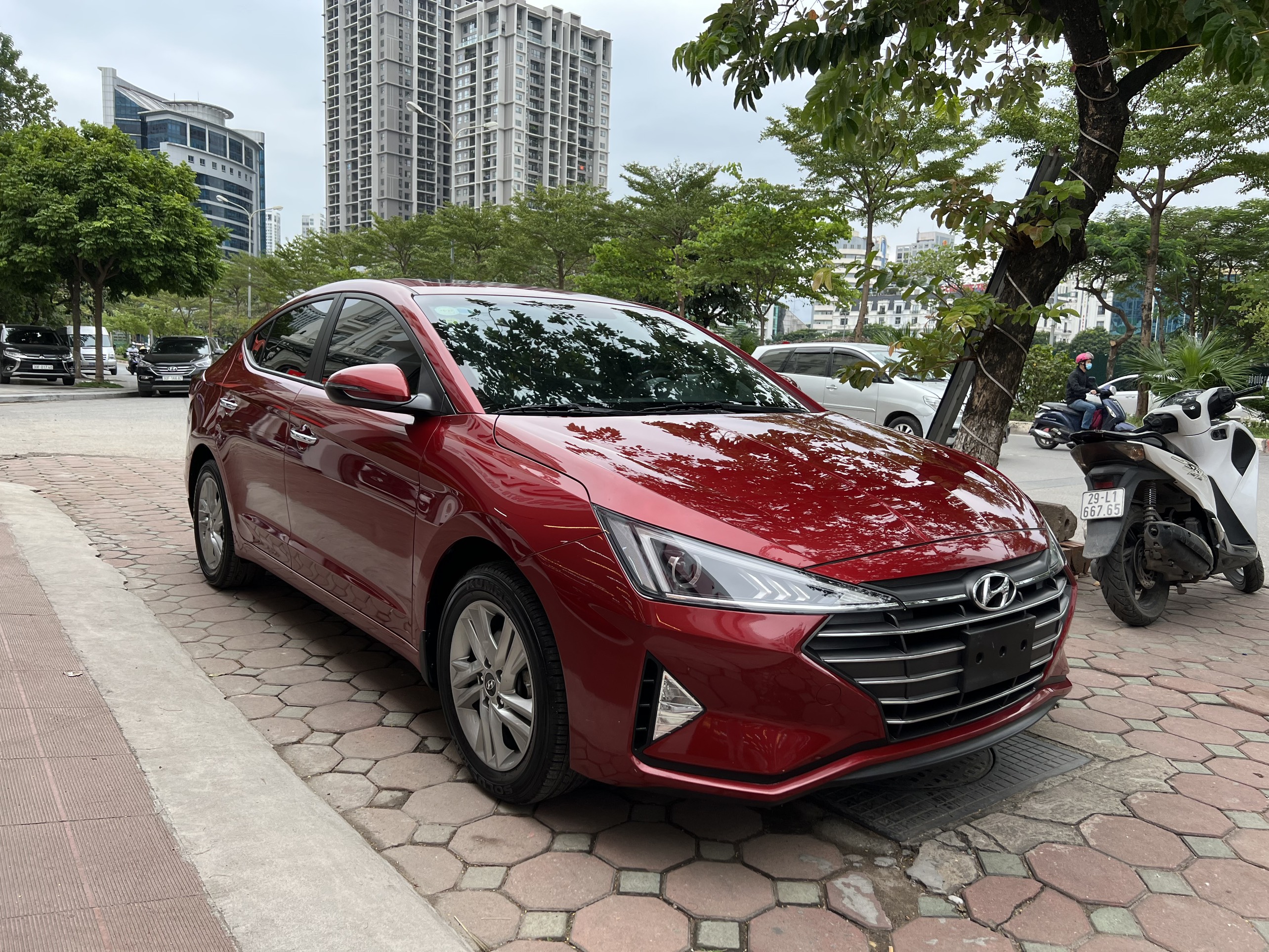 Hyundai Elantra 1.6AT 2019 - 6