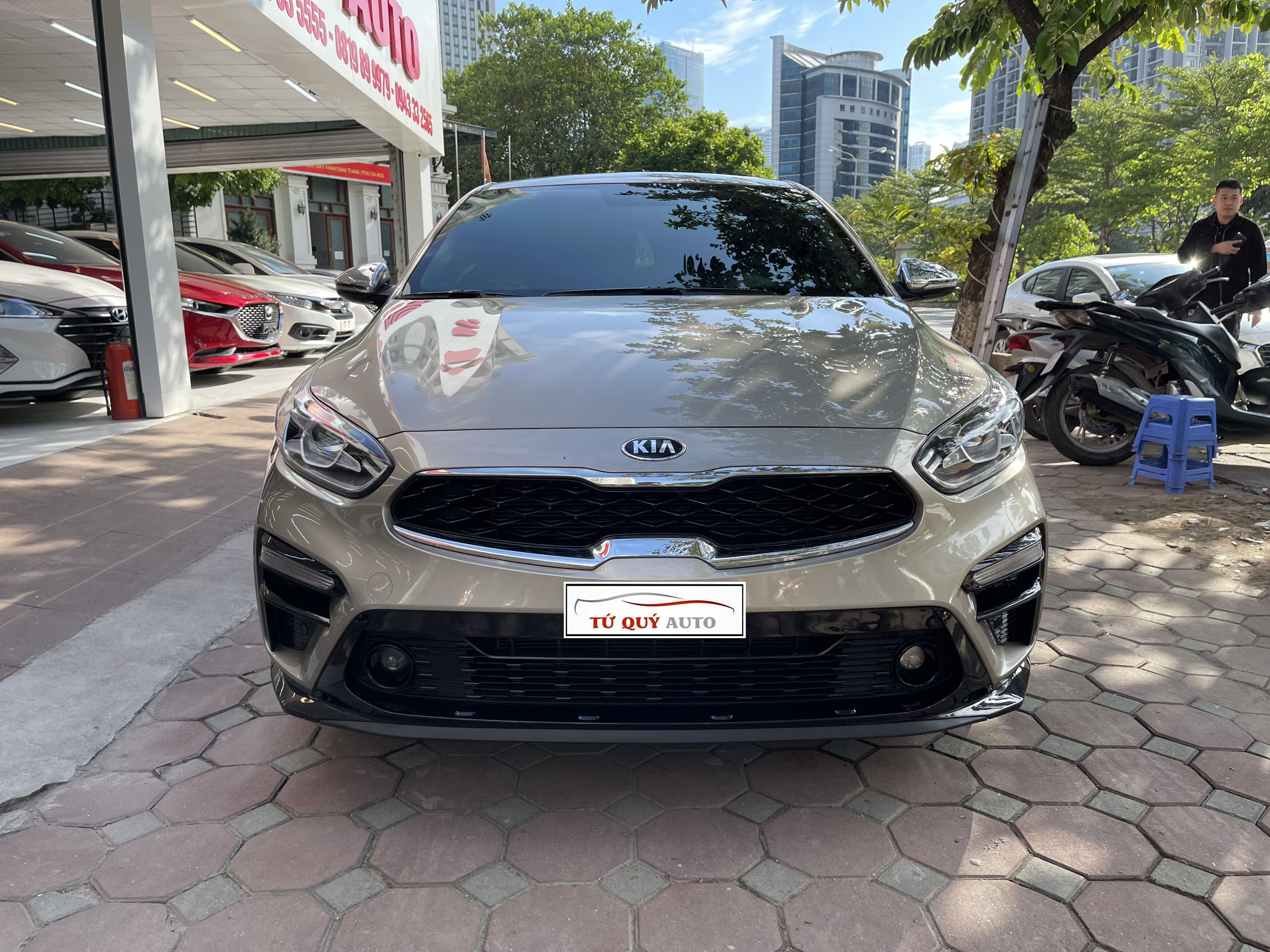 Xe Kia Cerato Premium 2.0AT 2019 - Vàng Cát